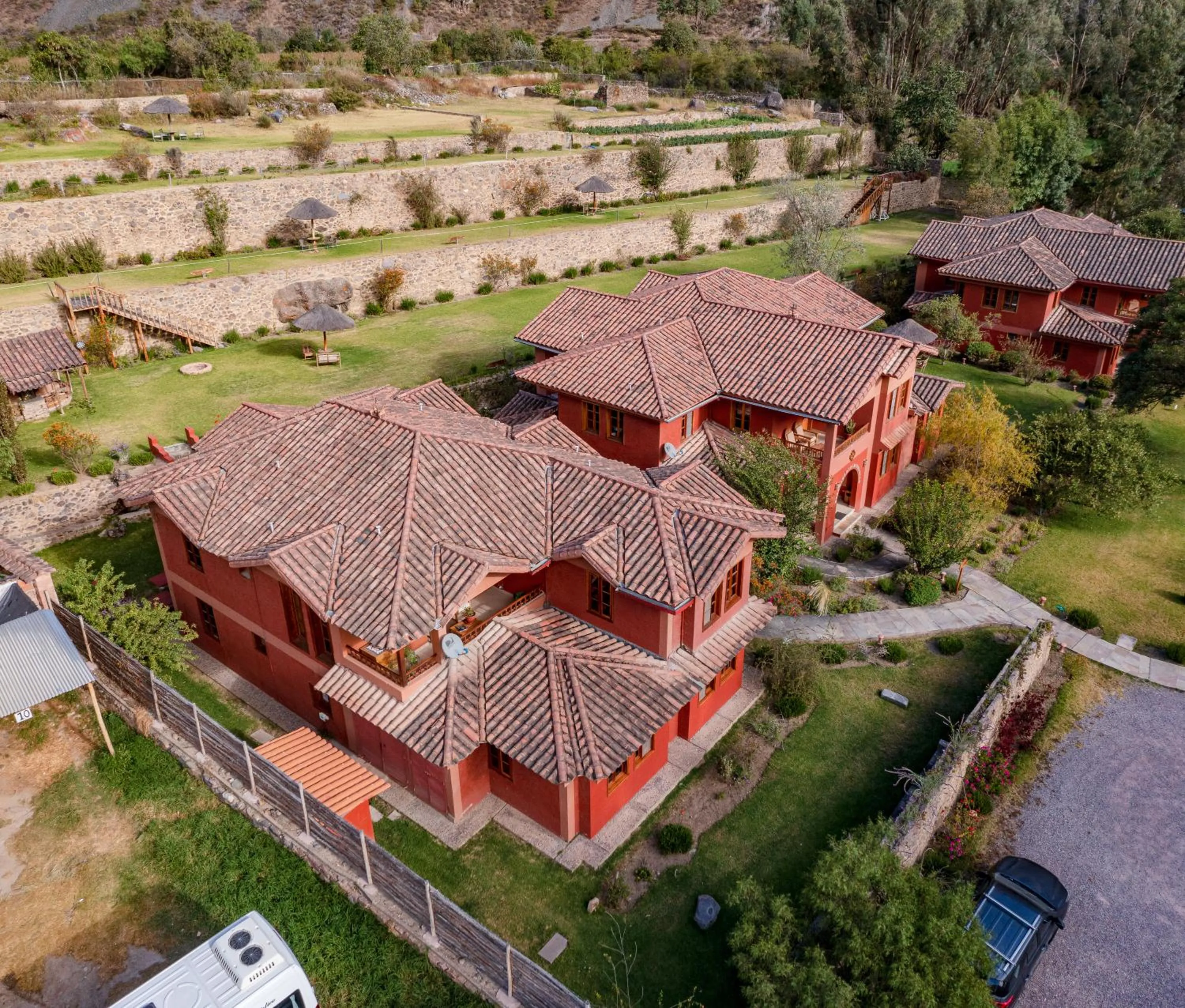 Property building in Hotel Pakaritampu