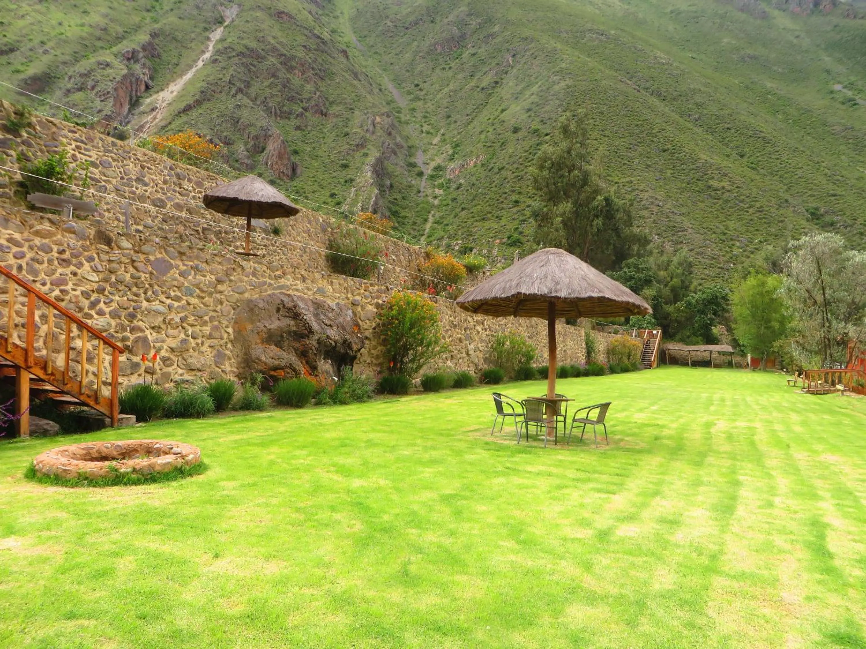 BBQ facilities in Hotel Pakaritampu