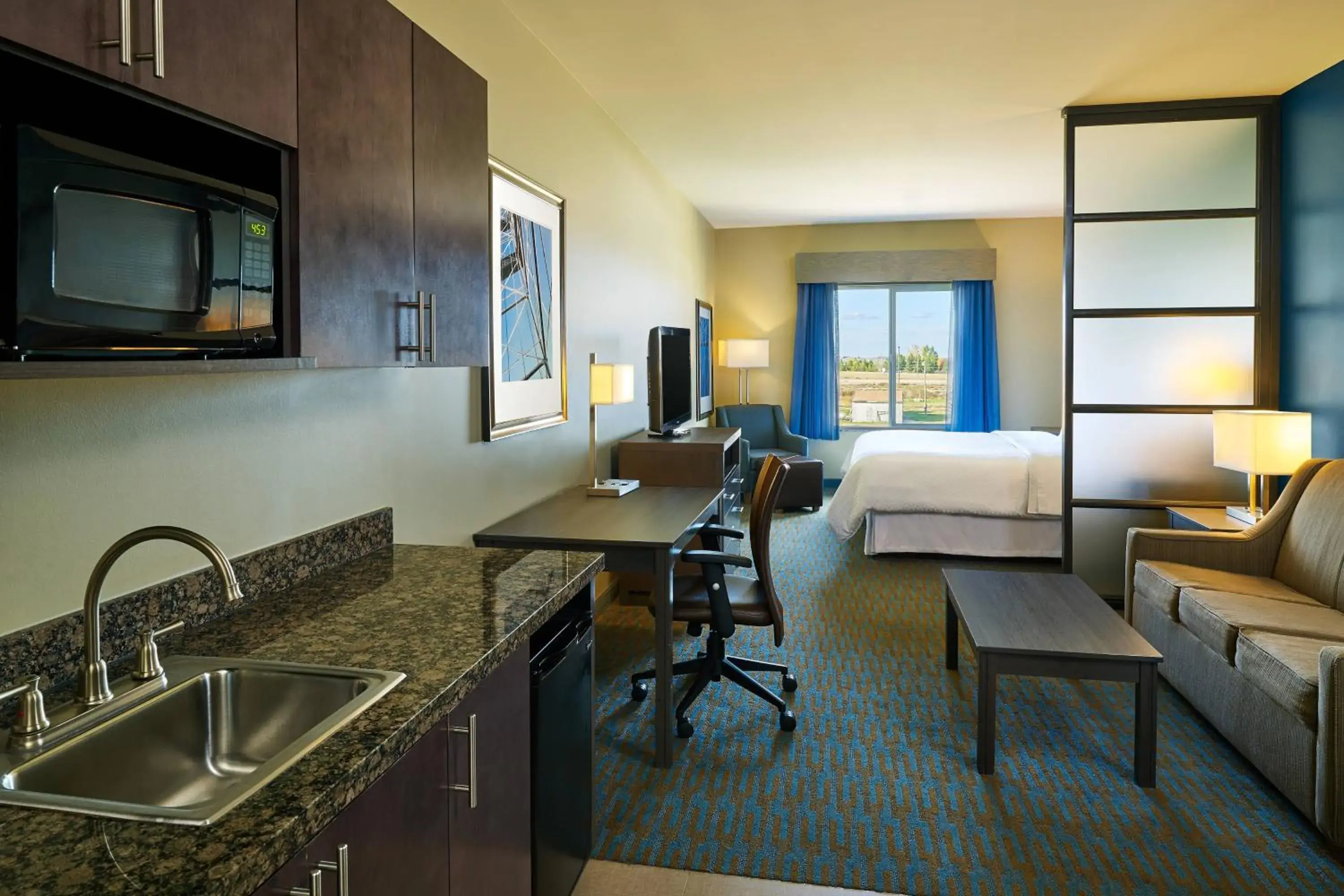Executive King Suite in Four Points by Sheraton Williston Executive King Suite in Four Points by Sheraton Williston