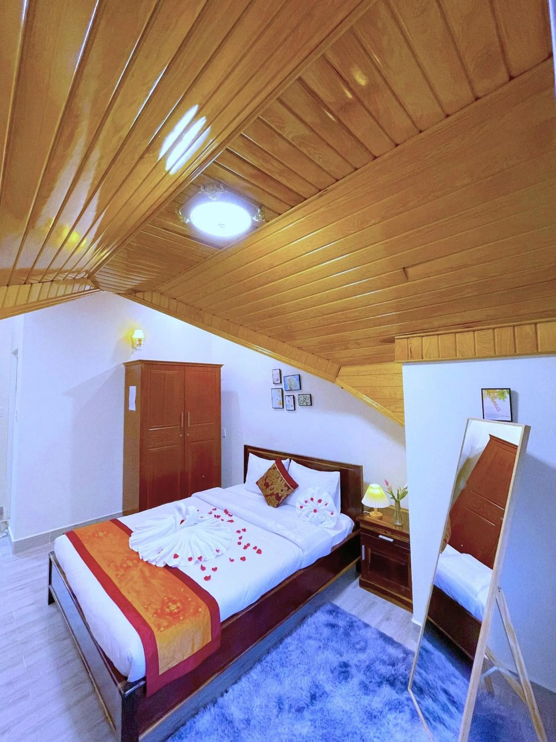 Bed in Nhat Hoang Homestay Da Lat