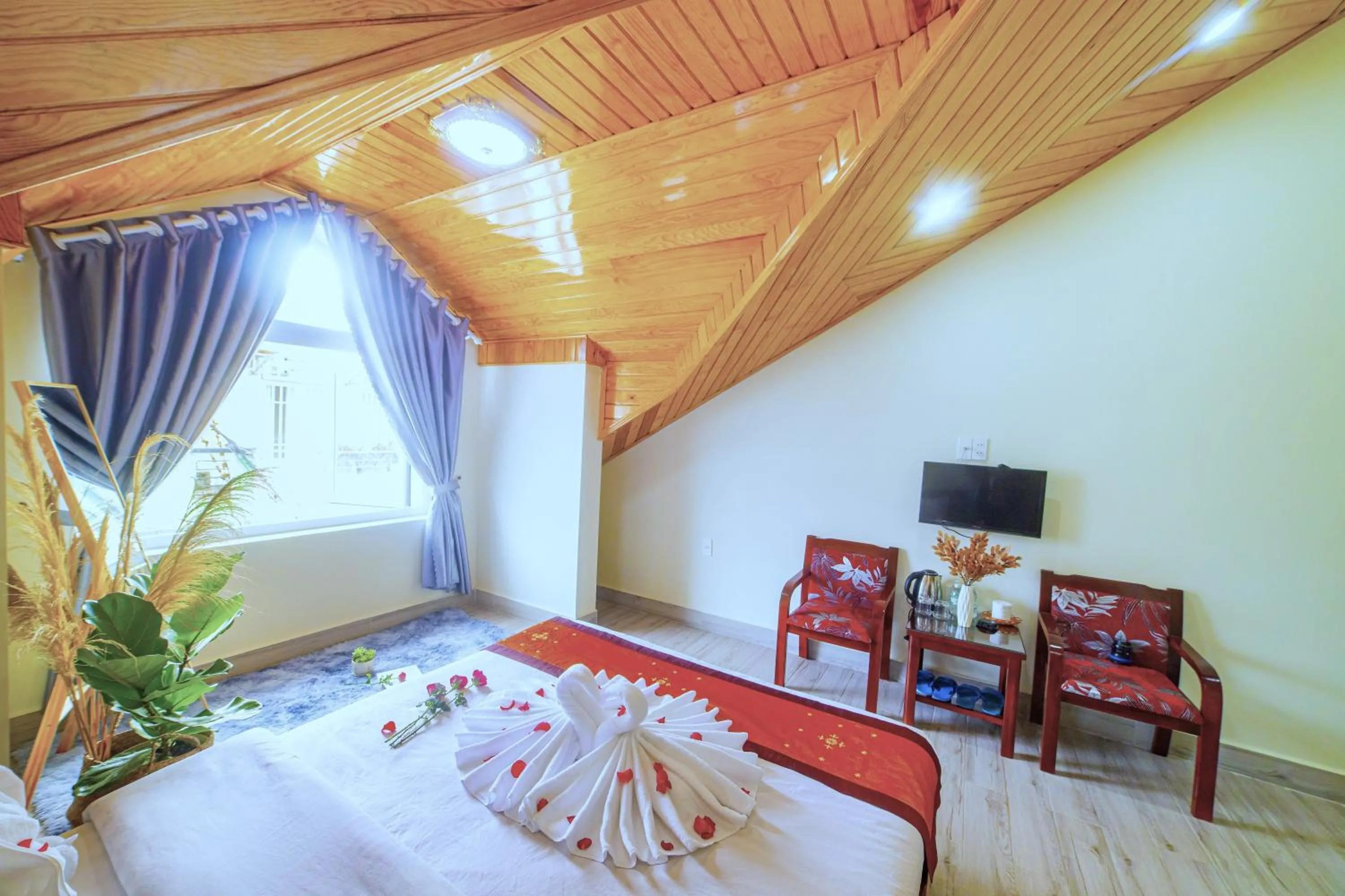 Bed in Nhat Hoang Homestay Da Lat