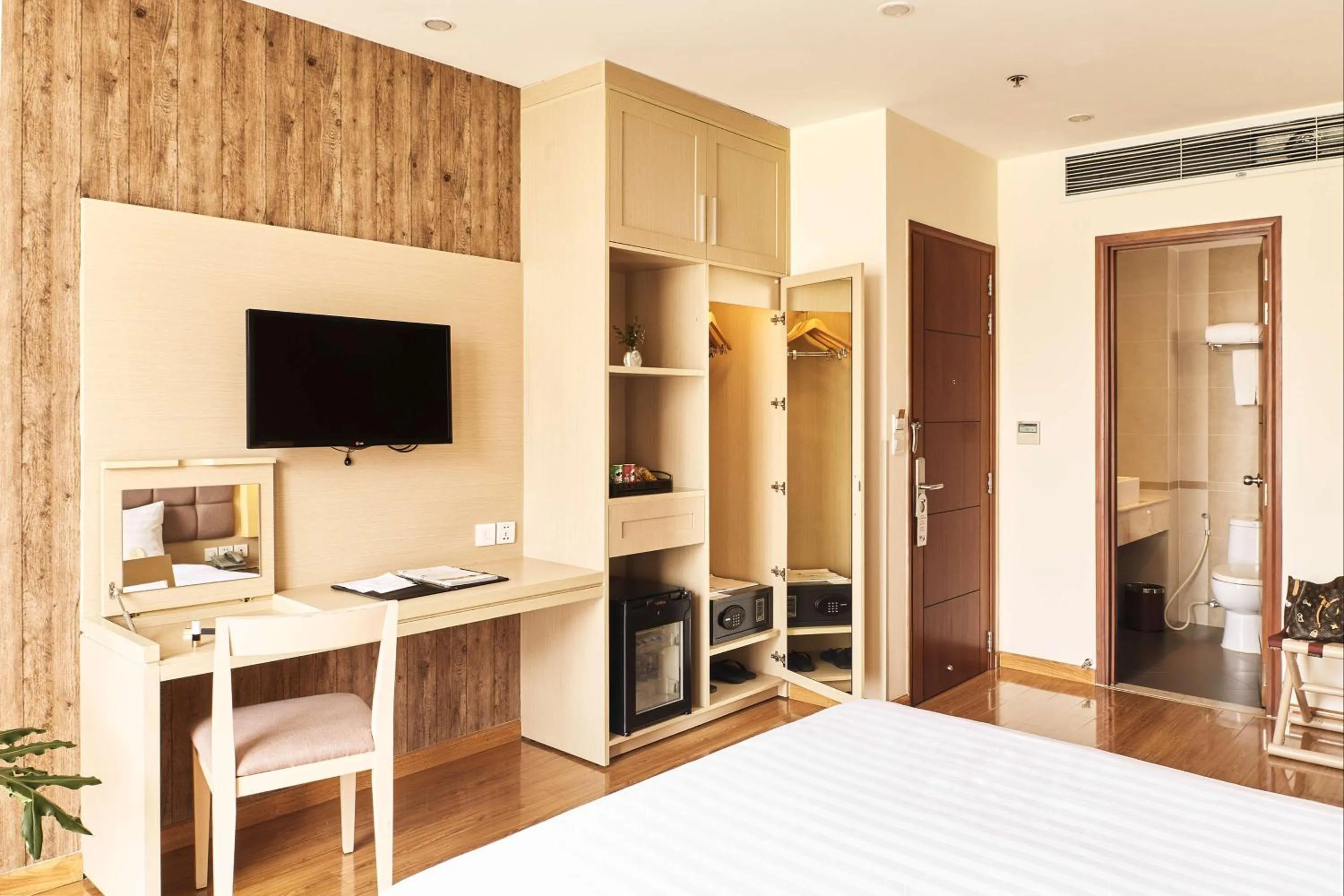 Bed in GK Central Hotel