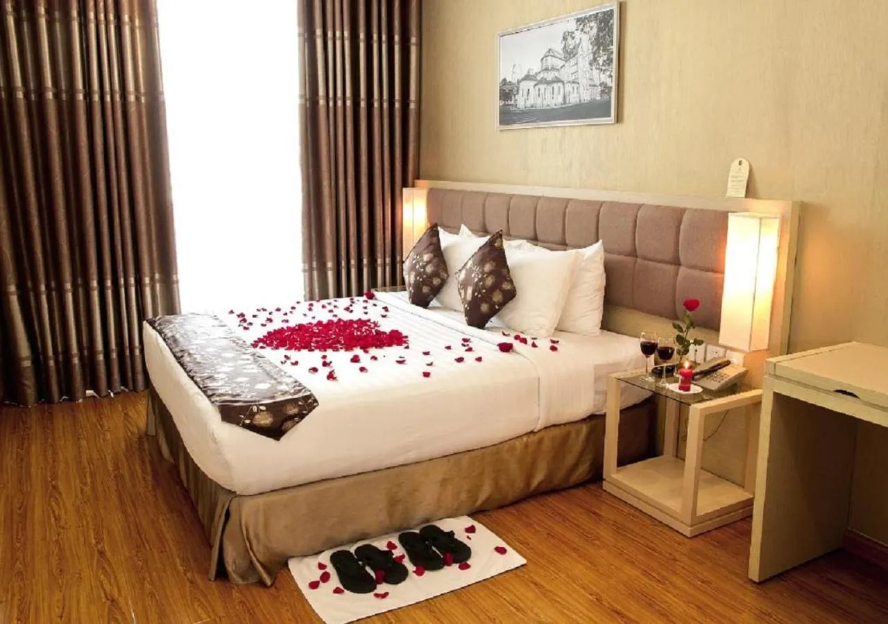 Bedroom, Bed in GK Central Hotel