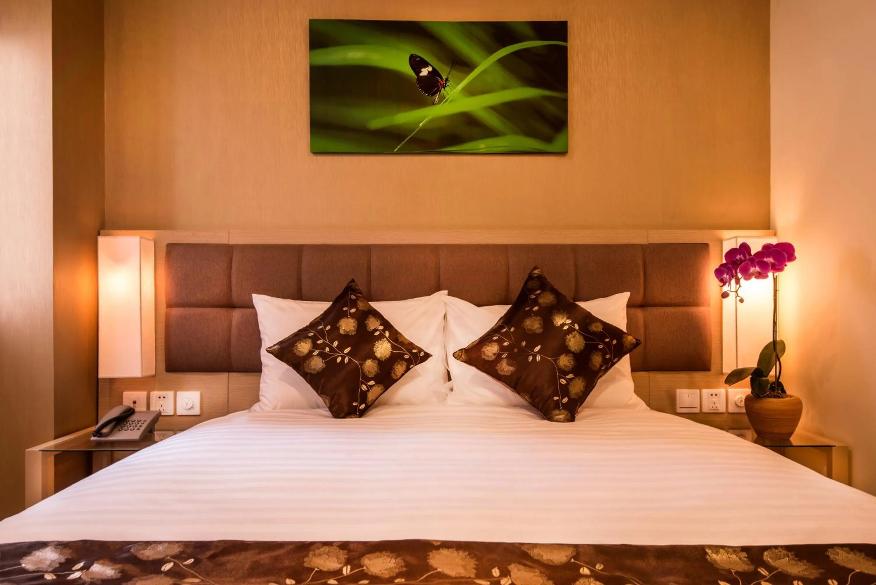 Bedroom, Bed in GK Central Hotel