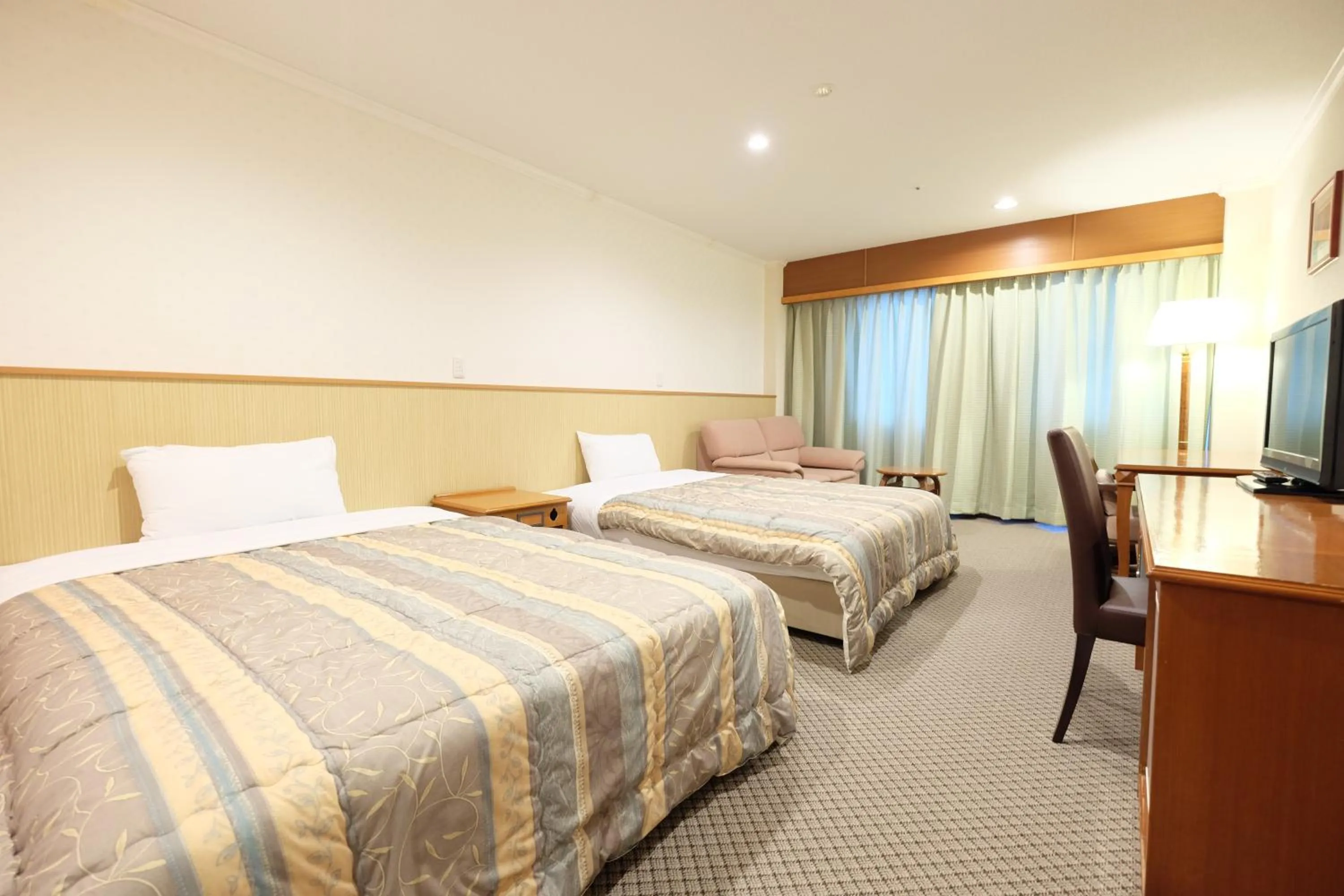 Photo of the whole room in Station Hotel AU