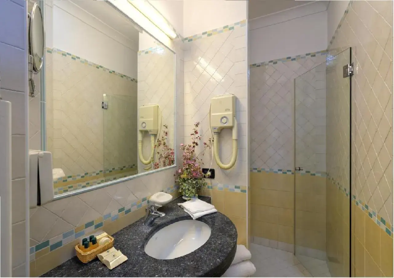Bathroom in Le Querce Resort Sea Thermae & Spa Bathroom in Le Querce Resort Sea Thermae & Spa
