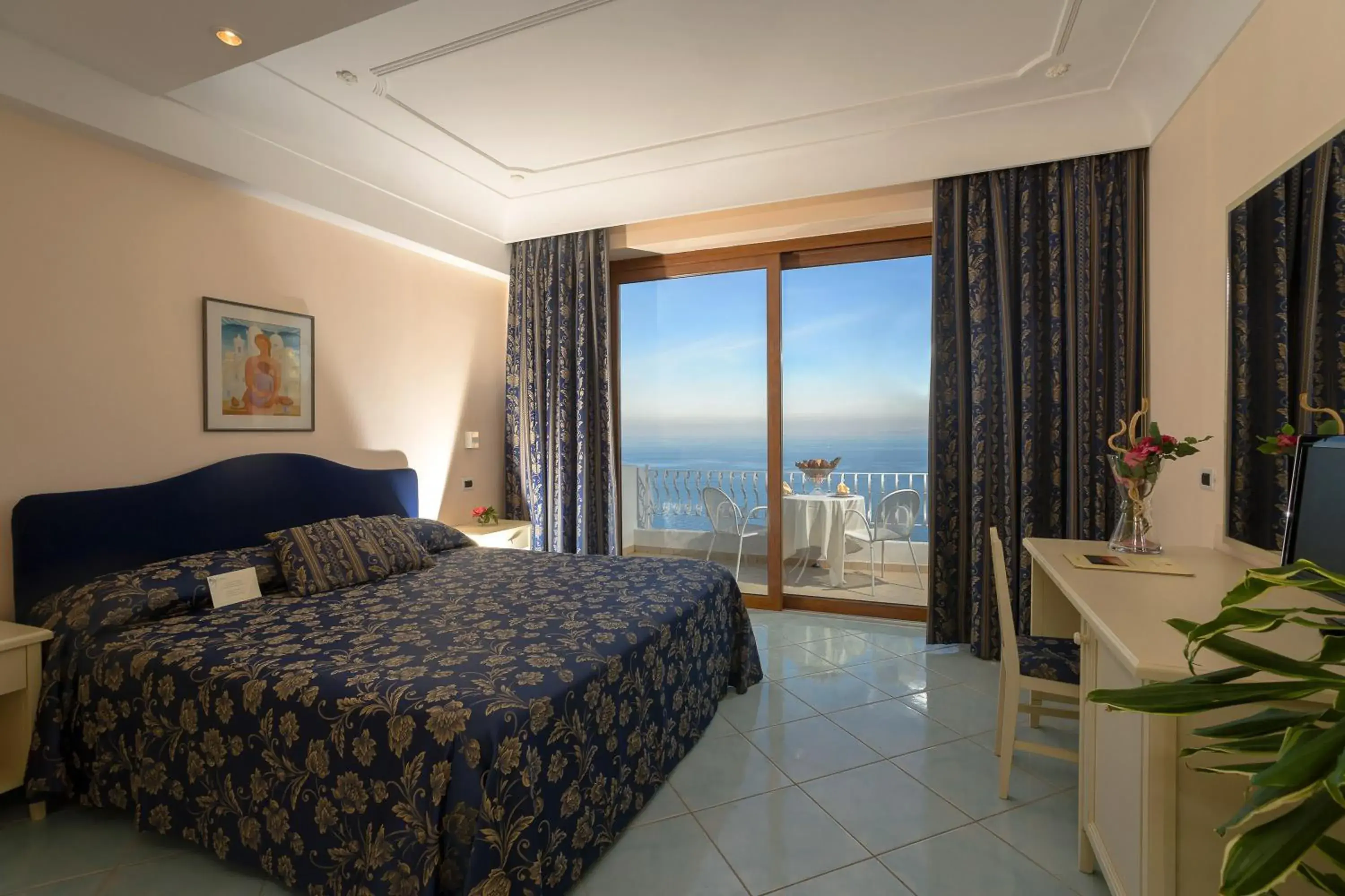 Photo of the whole room, Bed in Le Querce Resort Sea Thermae & Spa Photo of the whole room, Bed in Le Querce Resort Sea Thermae & Spa