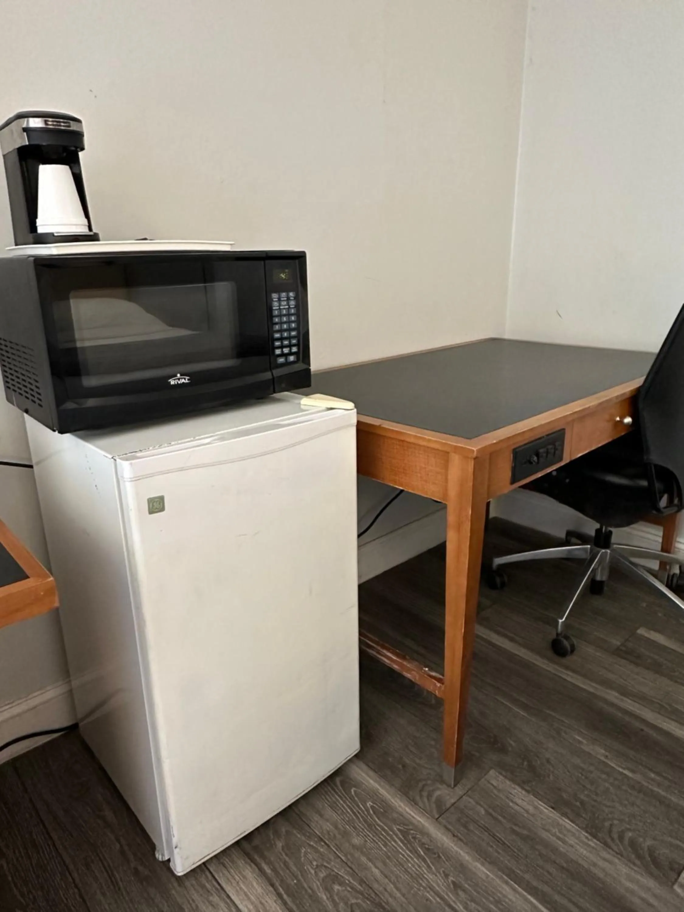 Kitchen or kitchenette in Travel Inn & Suites