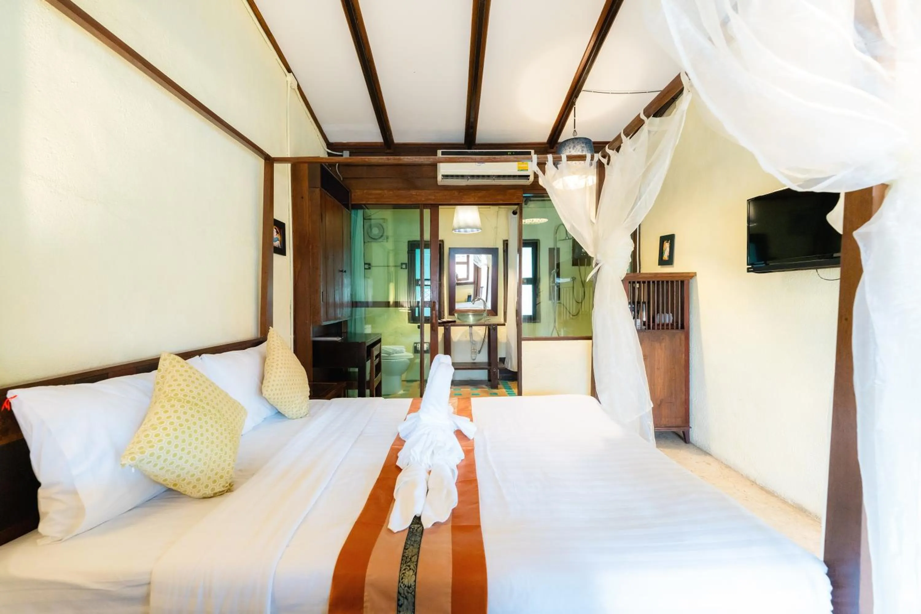 Bed in Rompo Boutique Hotel
