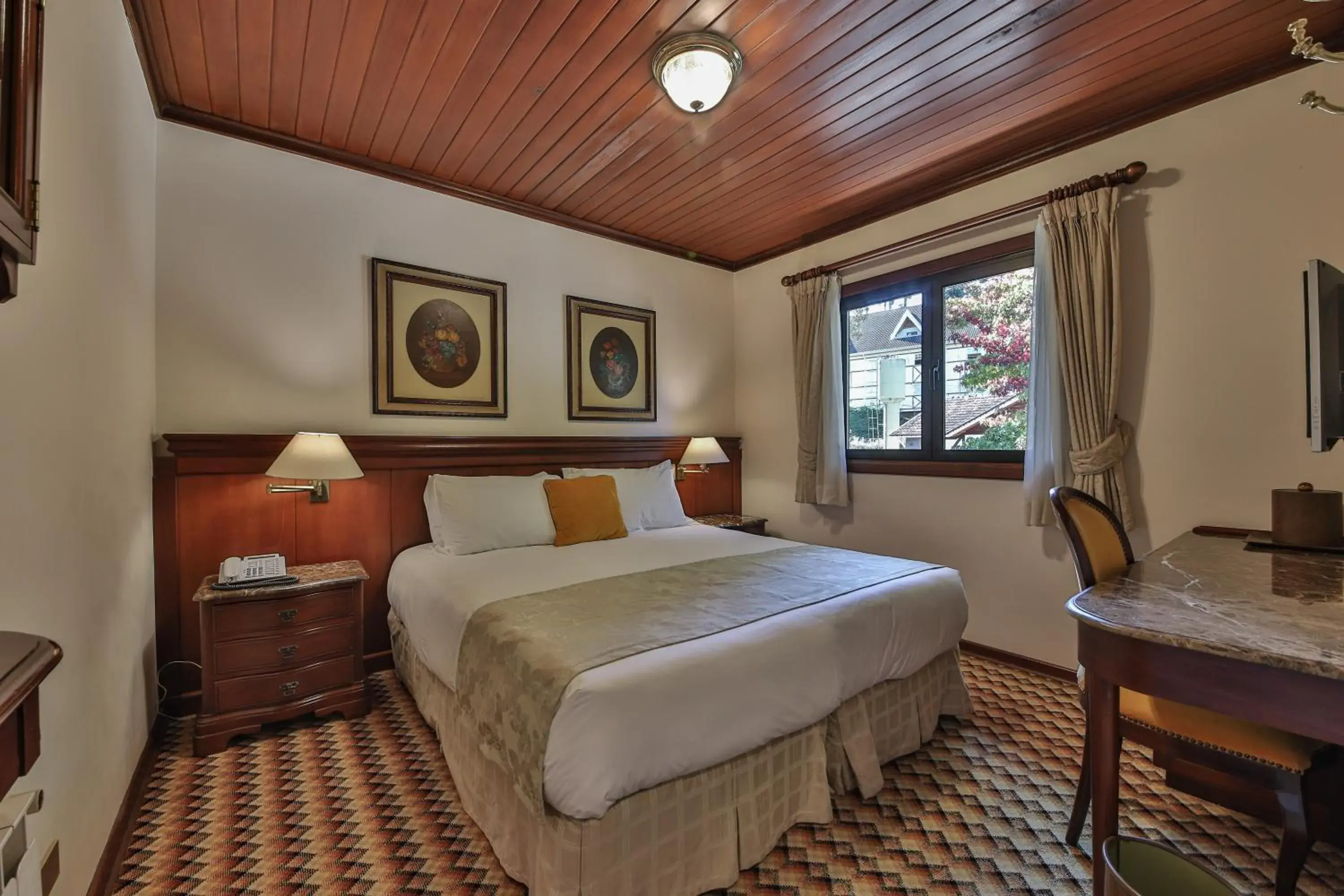 Bedroom, Bed in Le Suisse Elegance Hotel Bedroom, Bed in Le Suisse Elegance Hotel