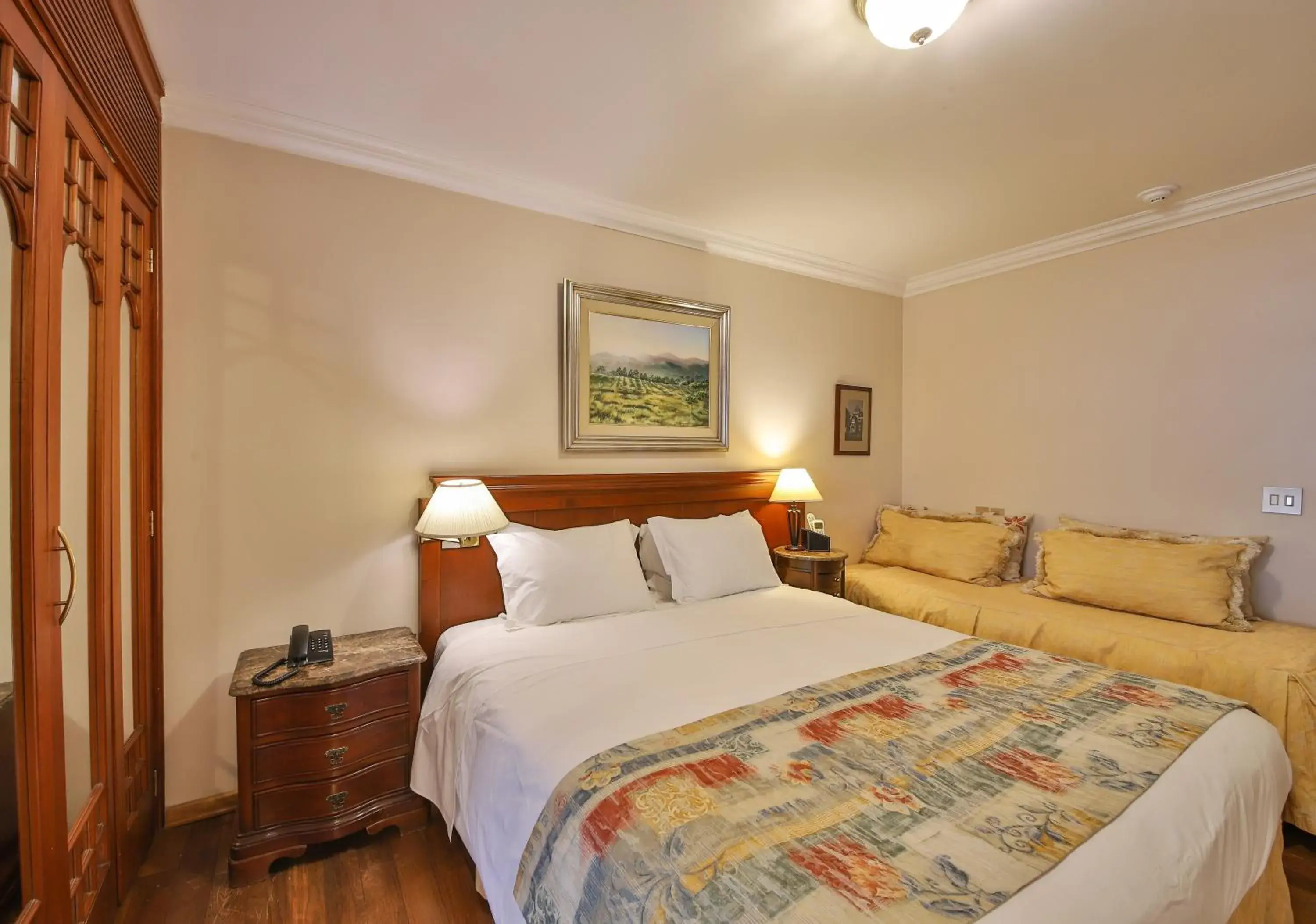 Bedroom, Bed in Le Suisse Elegance Hotel Bedroom, Bed in Le Suisse Elegance Hotel