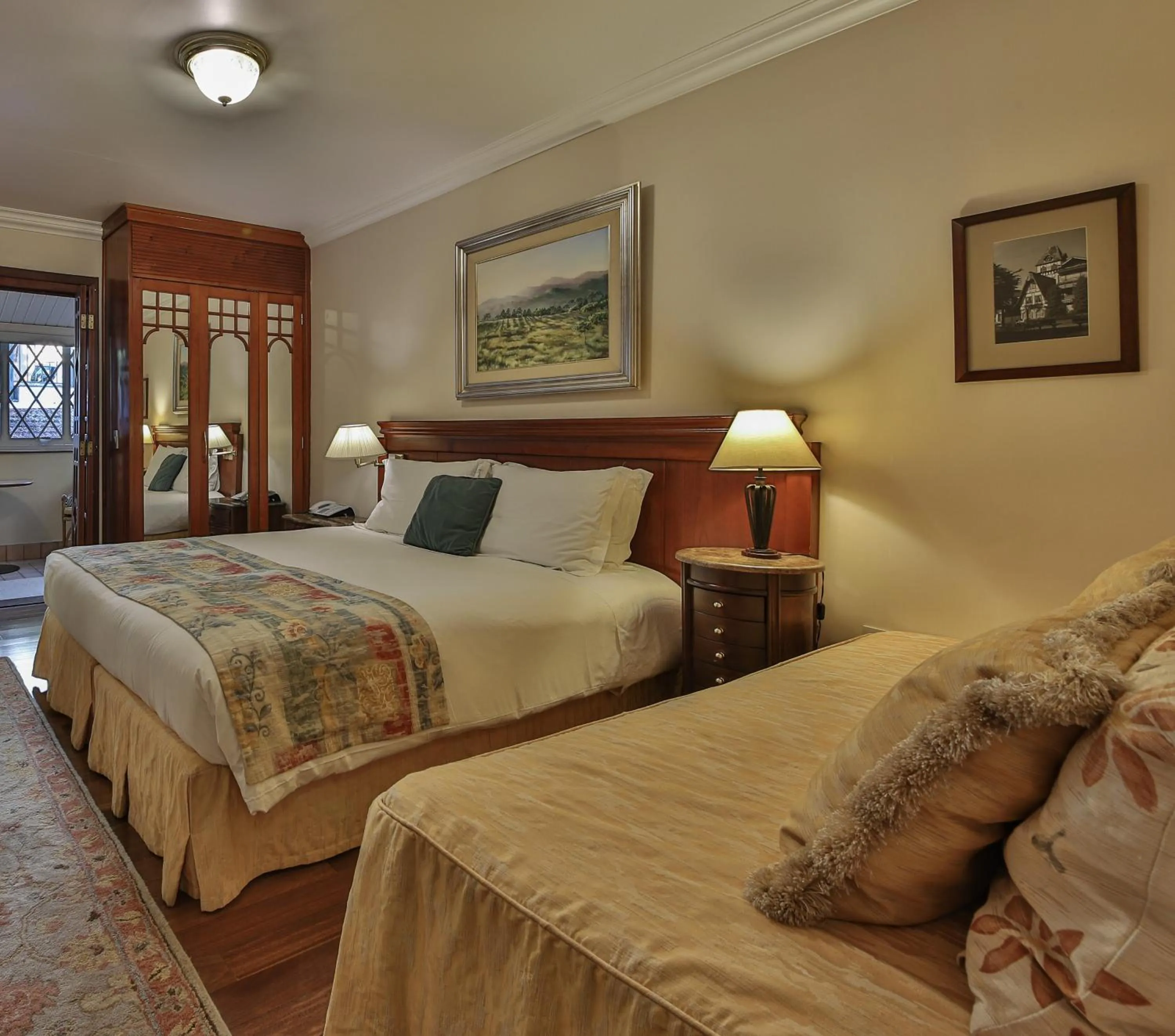 Bedroom, Bed in Le Suisse Elegance Hotel