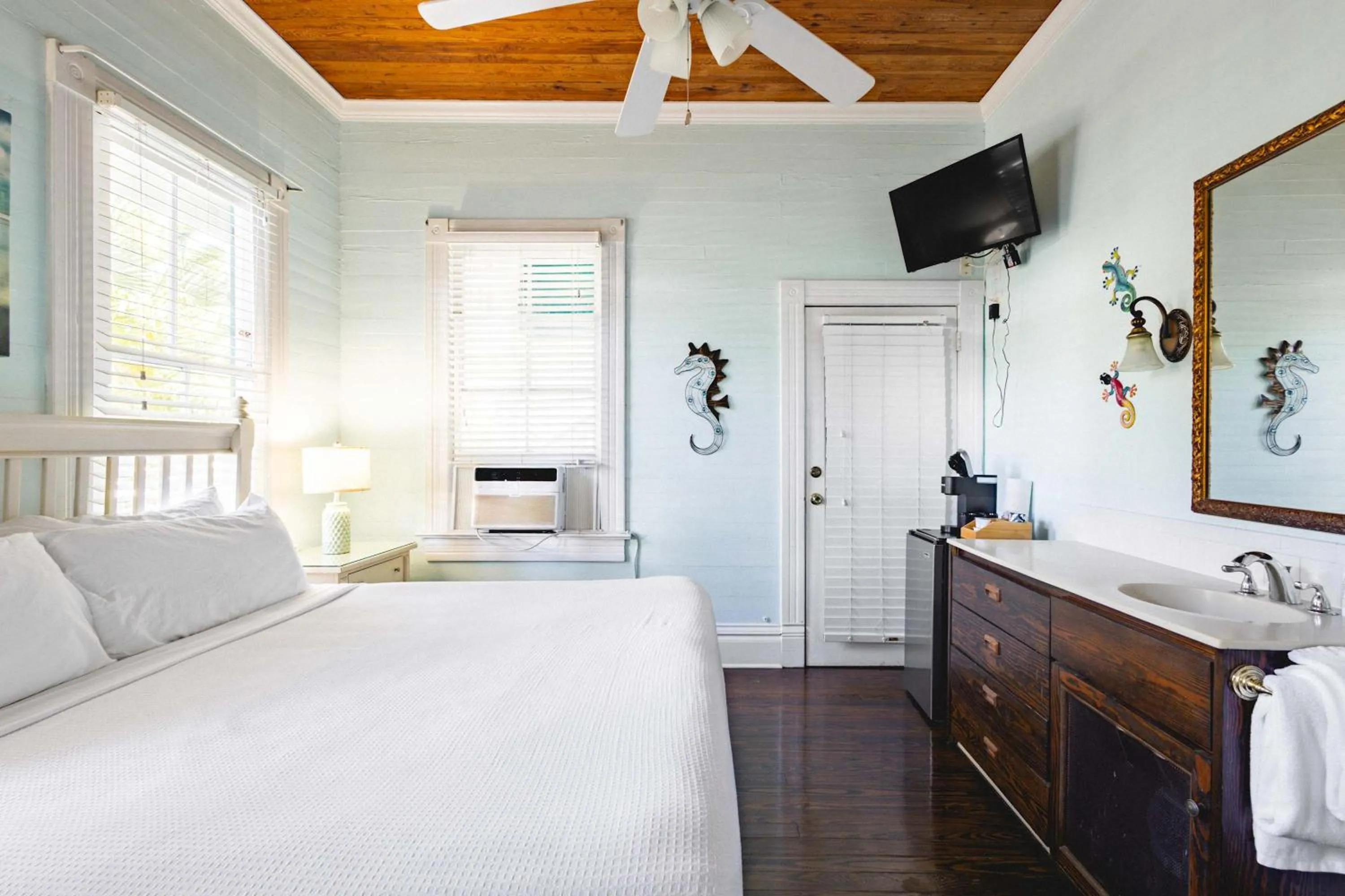 Bed in The Curry House - Entire Complex