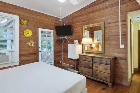 Bed in The Curry House - Entire Complex