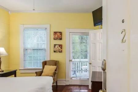 The Curry House - Entire Complex