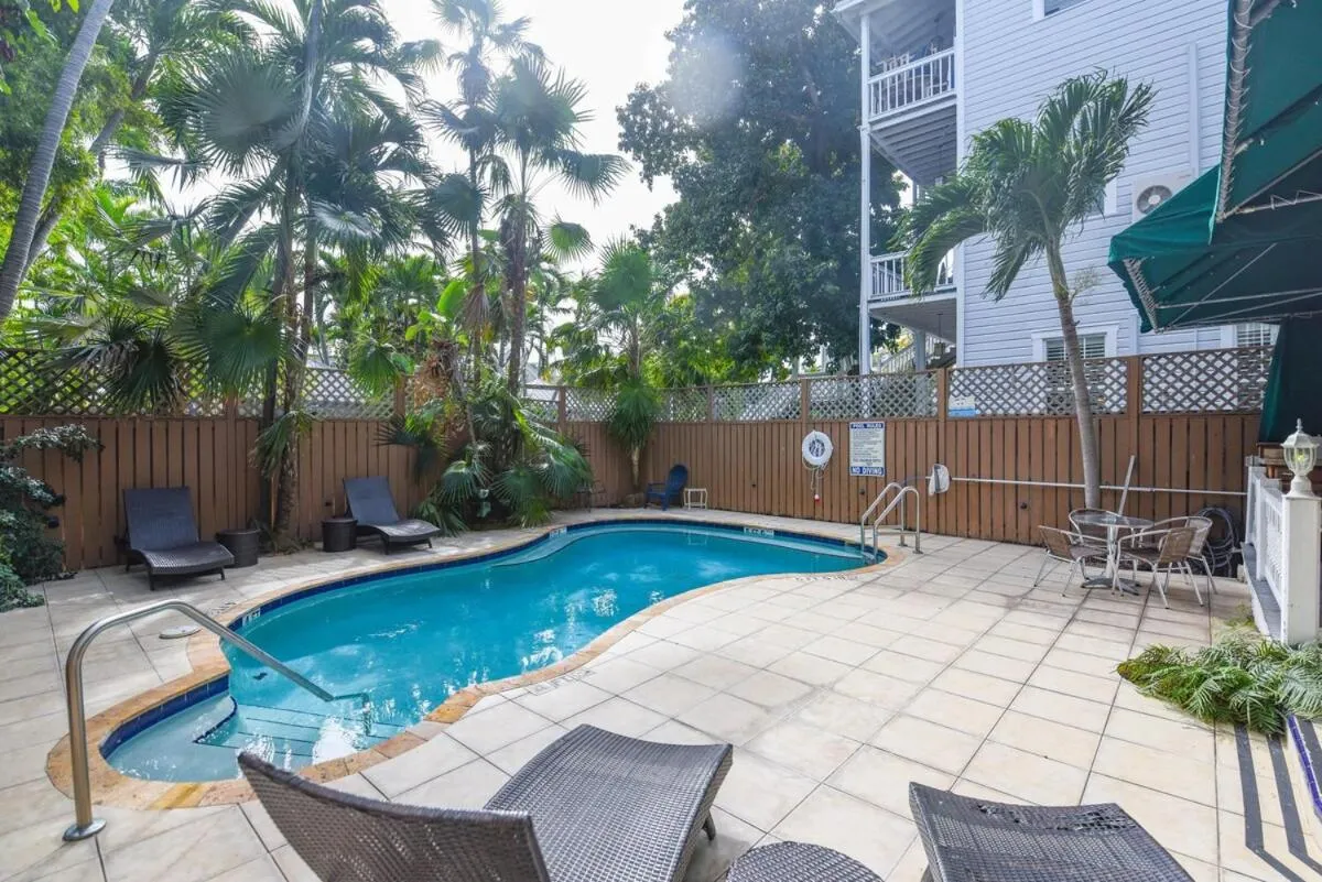 The Curry House - Entire Complex