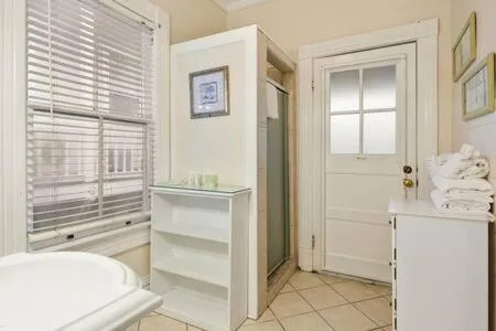 The Curry House - Entire Complex