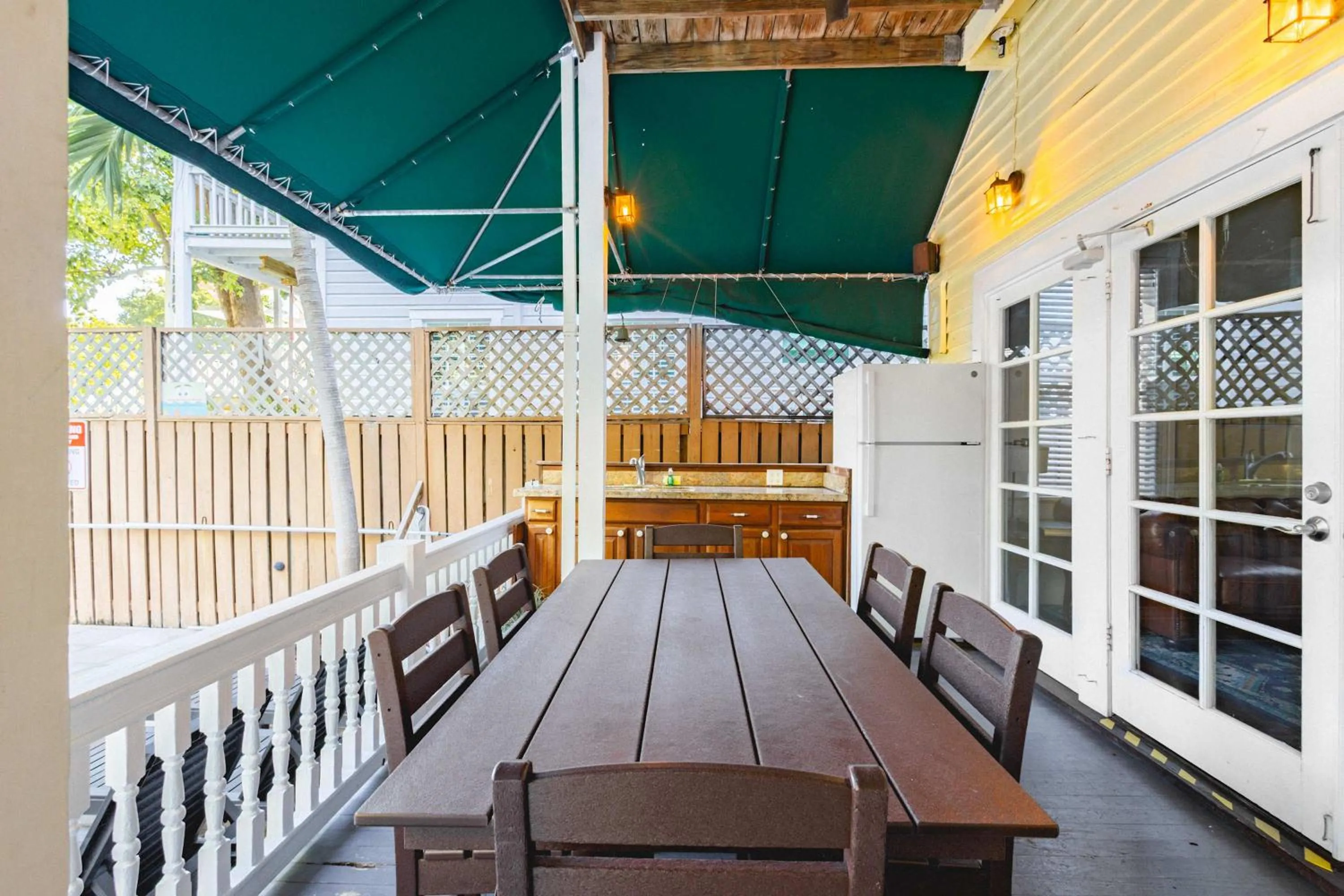 The Curry House - Entire Complex