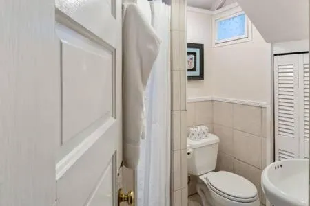 The Curry House - Entire Complex