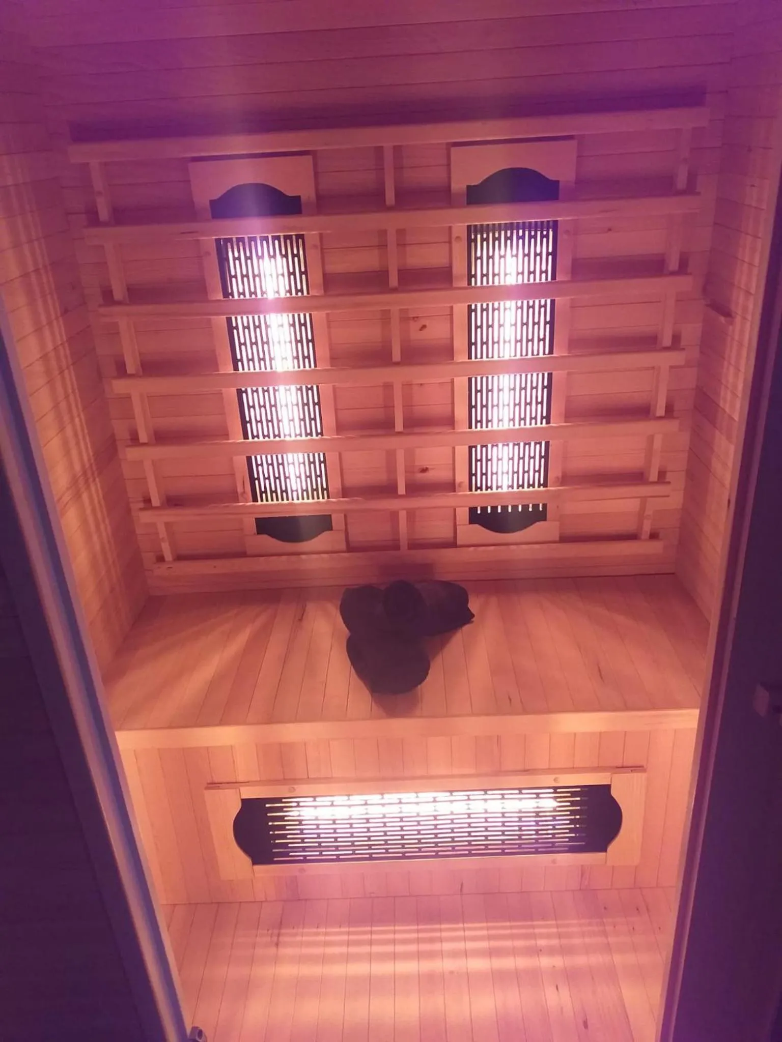 Sauna in Suite Tino - Jacuzzi privé, cabine infrarouge & vue
