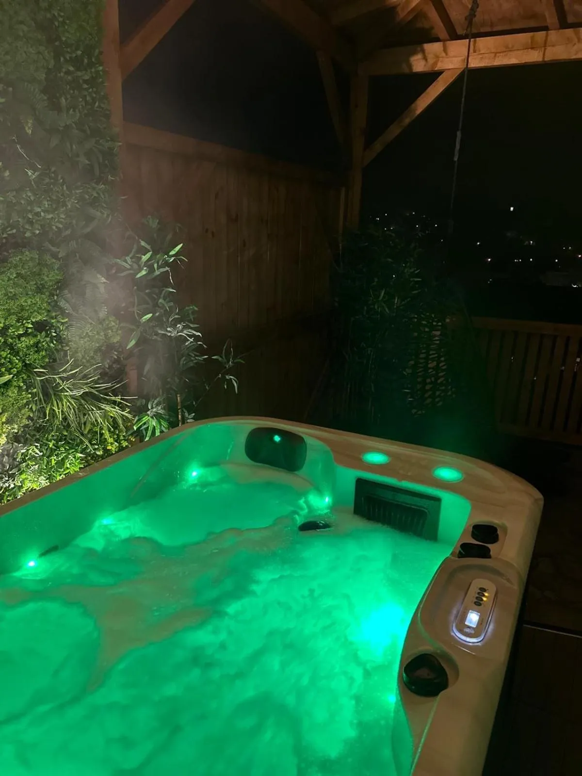 Suite Tino - Jacuzzi privé, cabine infrarouge & vue