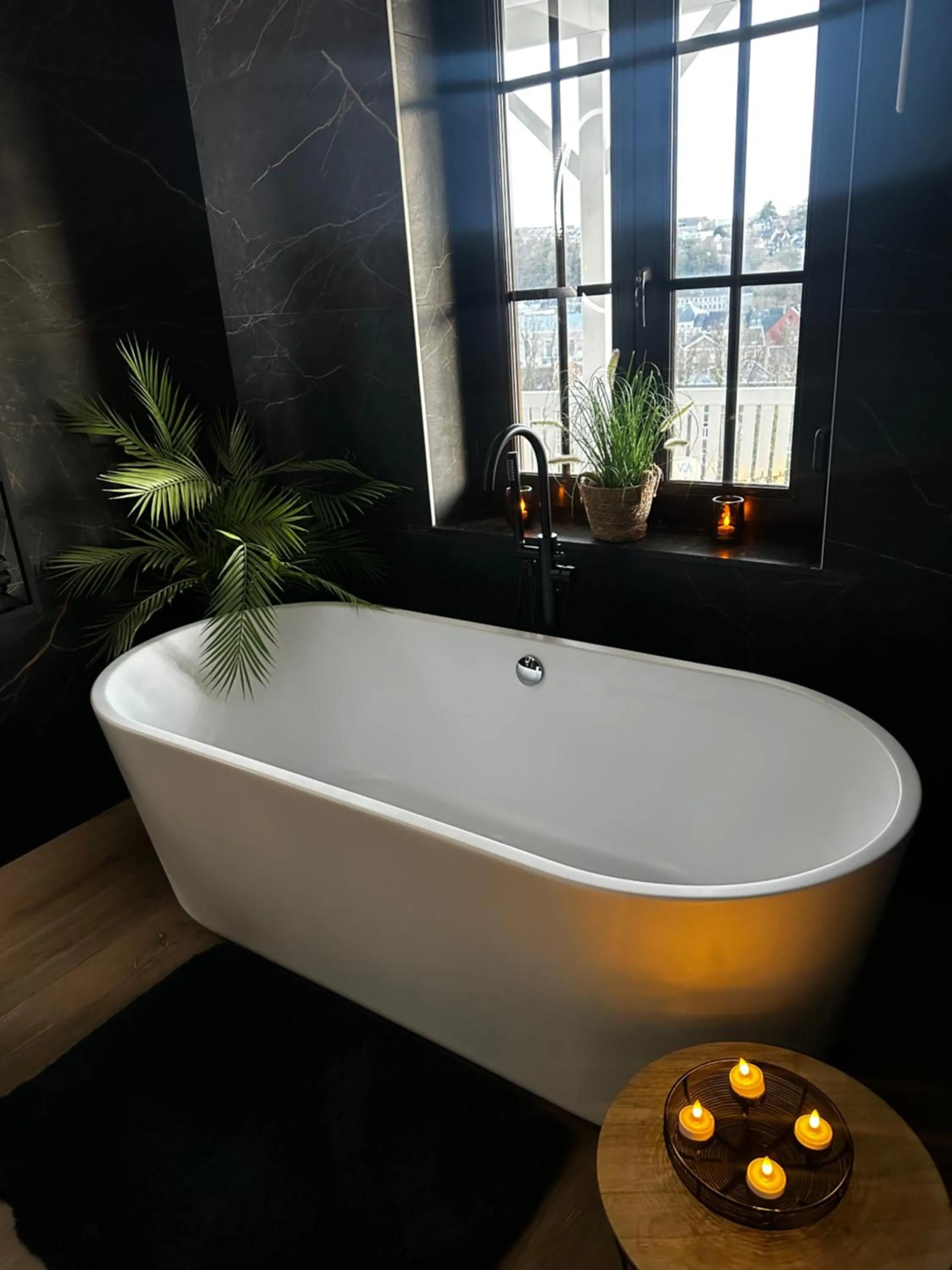 Suite Tino - Jacuzzi privé, cabine infrarouge & vue