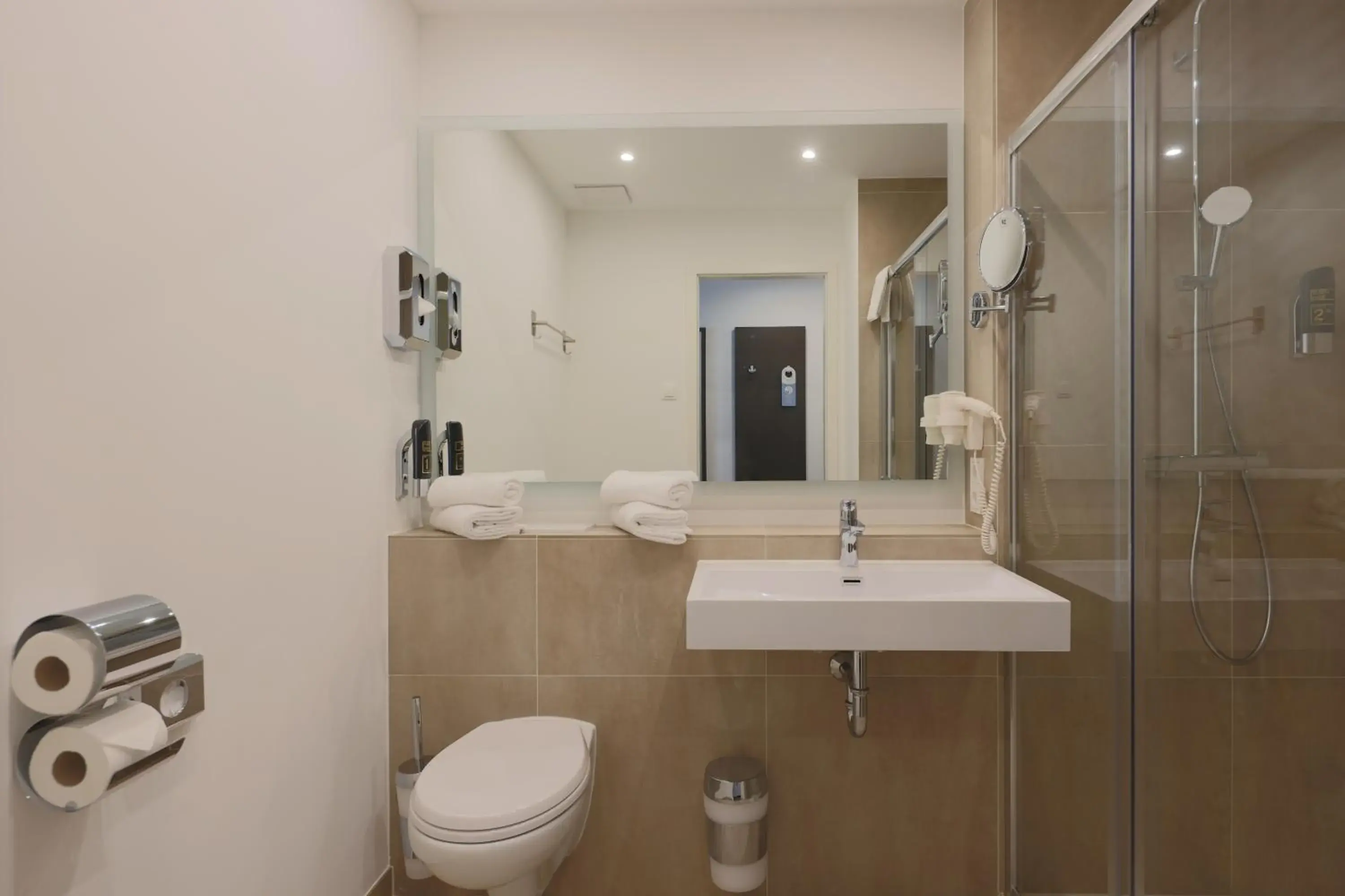 Family Room with King Bed and Sofa Bed - Balcony in Soaltee Westend Frankfurt Messe Family Room with King Bed and Sofa Bed - Balcony in Soaltee Westend Frankfurt Messe