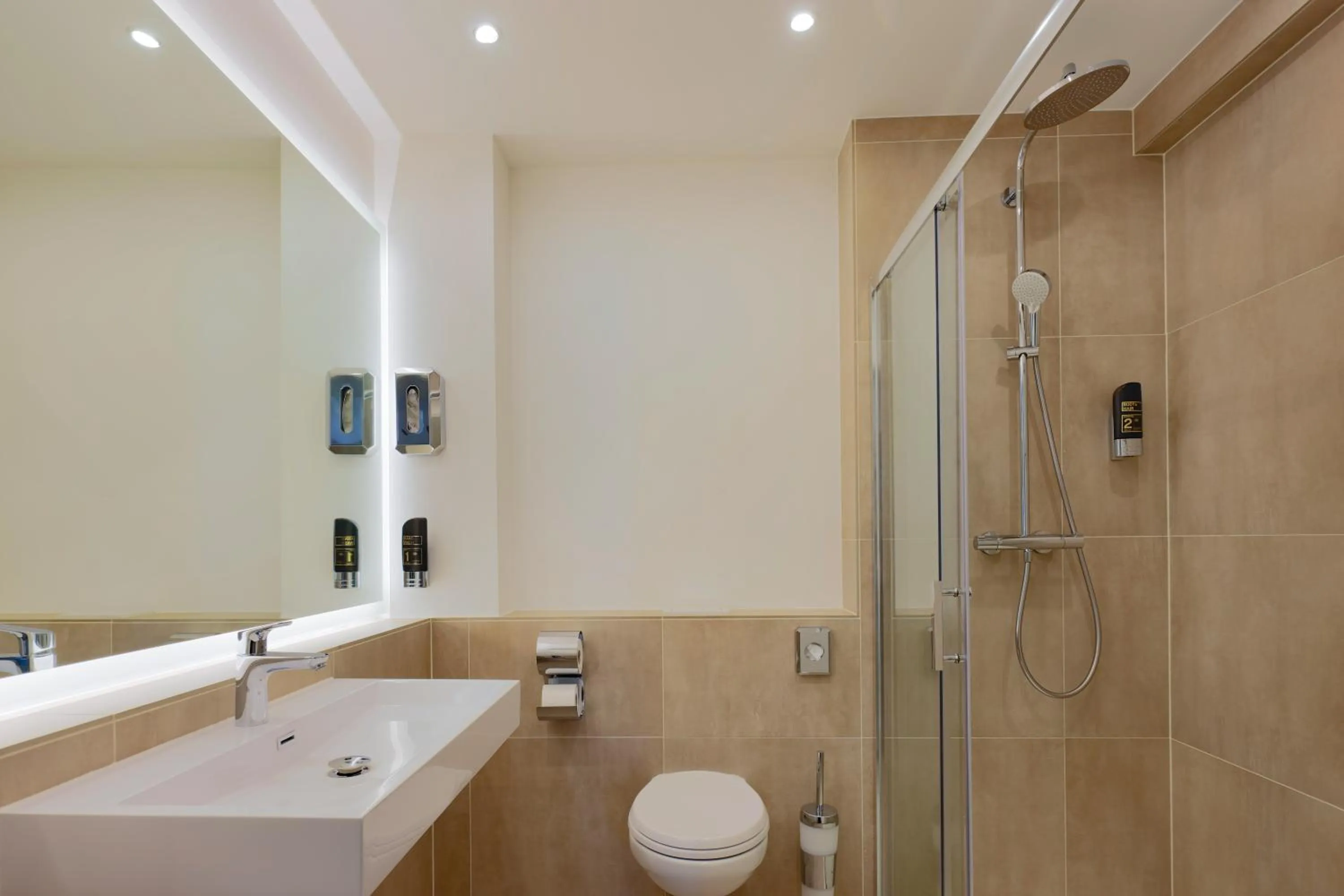 Shower in Soaltee Westend Messe Frankfurt