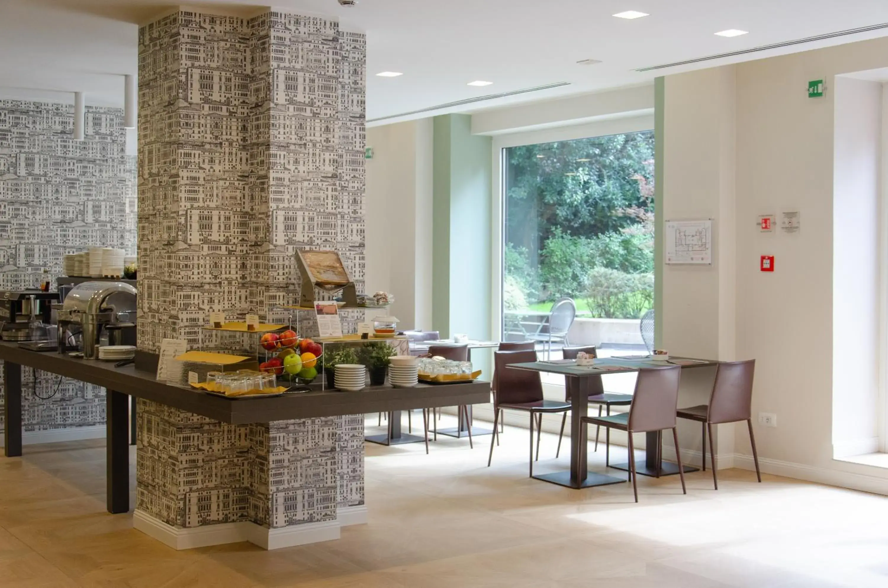 Breakfast in Hotel Tiziano - Gruppo Mini Hotel Breakfast in Hotel Tiziano - Gruppo Mini Hotel