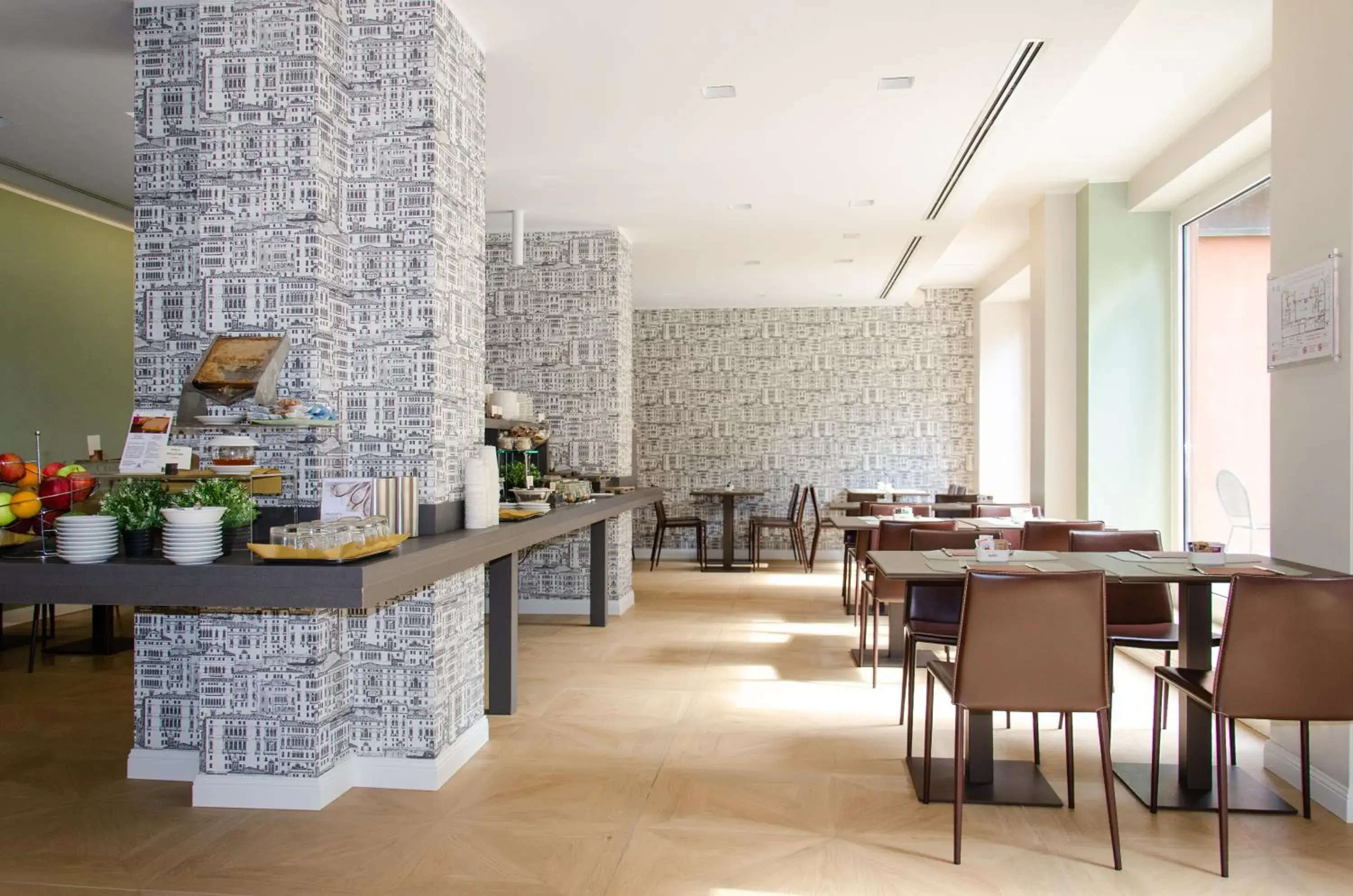 Breakfast in Hotel Tiziano - Gruppo Mini Hotel Breakfast in Hotel Tiziano - Gruppo Mini Hotel