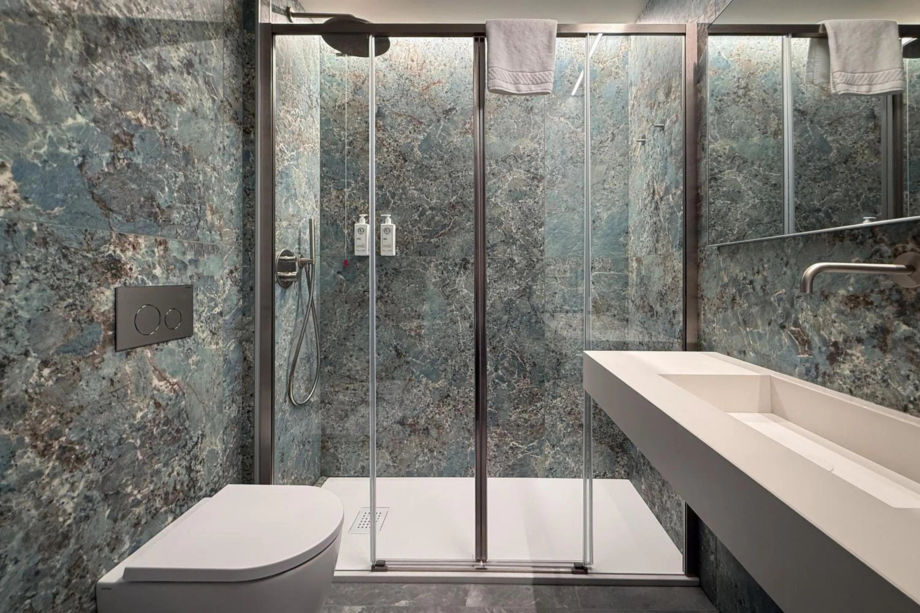 Shower in Hotel Tiziano - Gruppo Mini Hotel