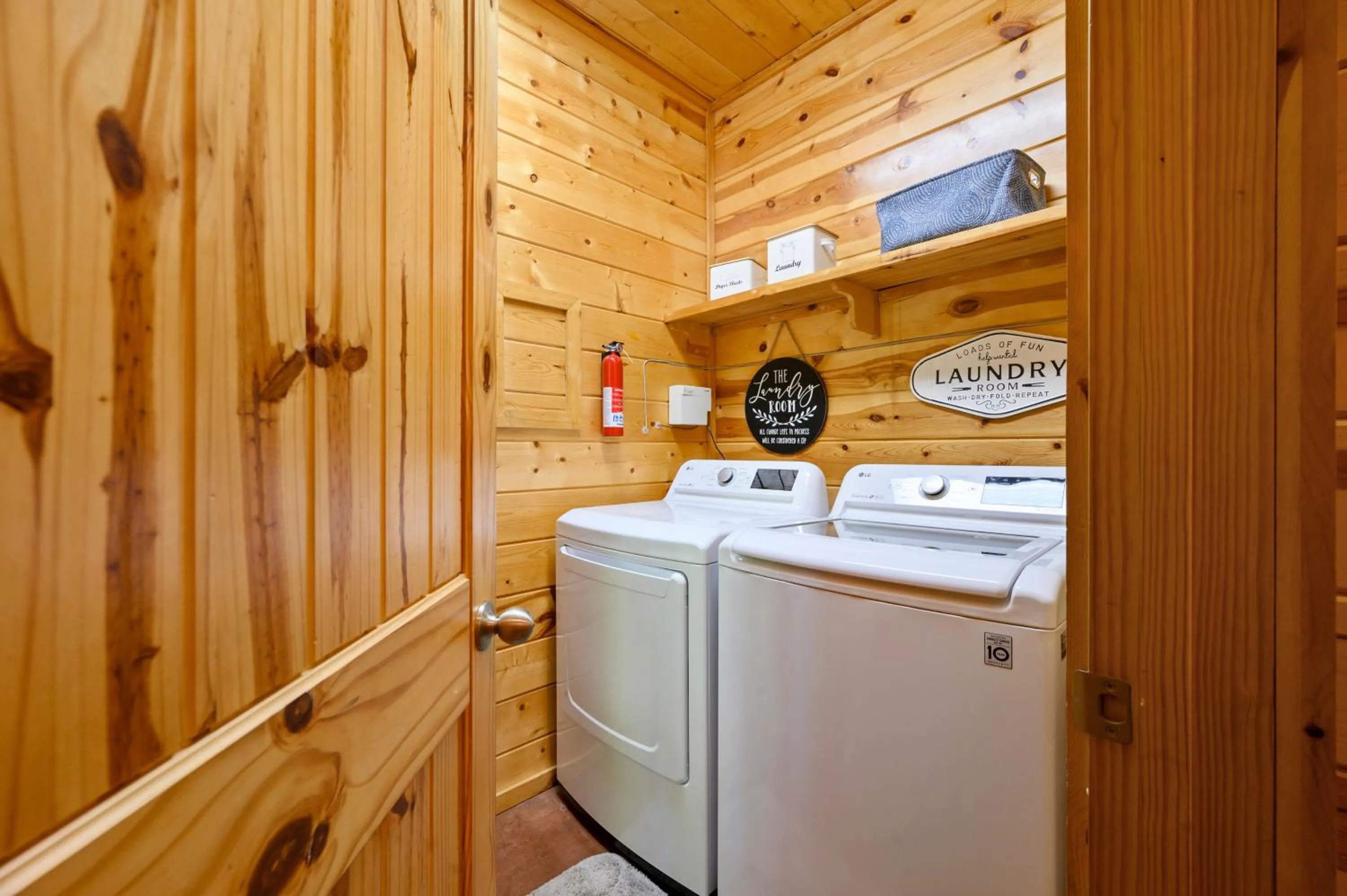 laundry in Hickory Bear - Cabin surrounded by pines, Sleeps 10, Hot Tub, Fire Pit, Arcade, Foosball Table & Deck Slide
