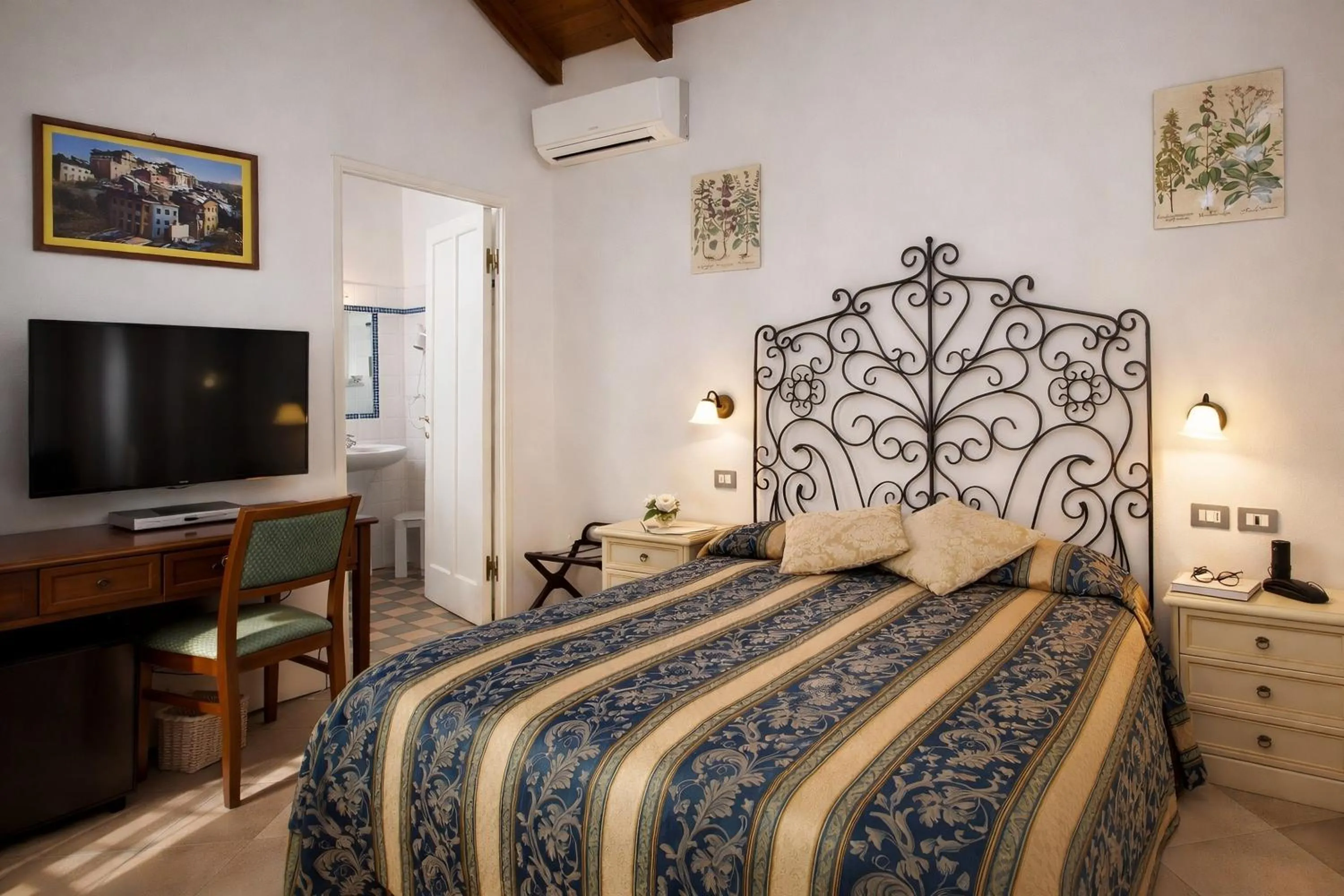 Bedroom, Bed in Hotel Del Borgo