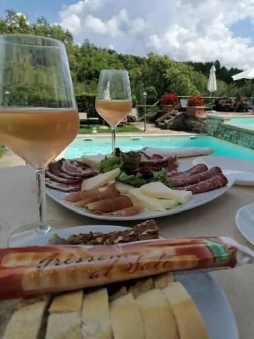 Swimming pool in Hotel Le Pozze Di Lecchi