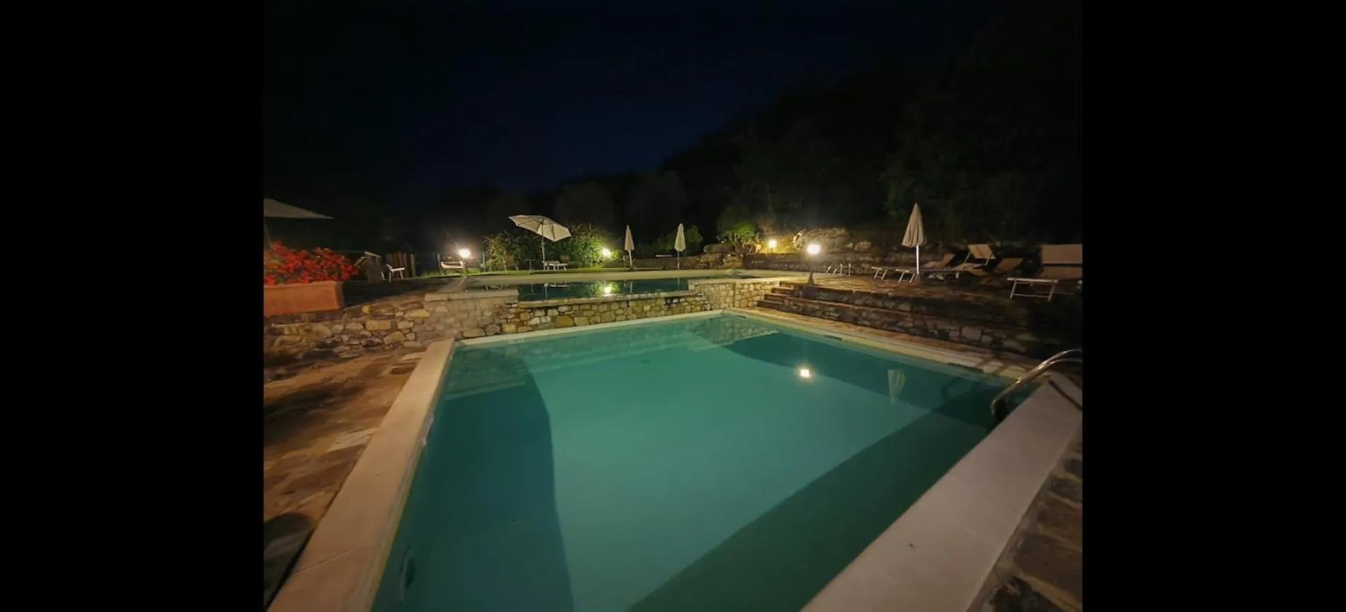 Swimming pool in Hotel Le Pozze Di Lecchi