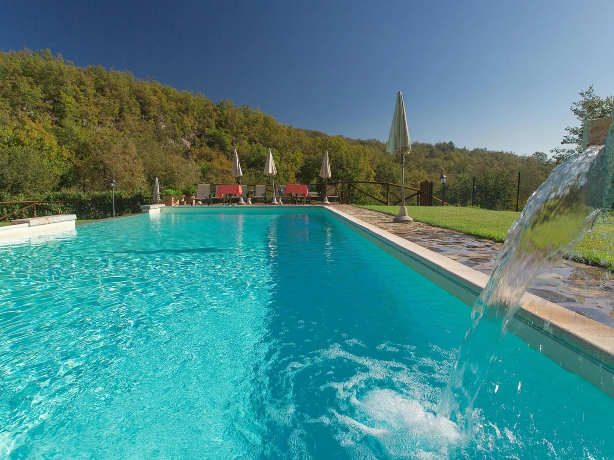 Swimming pool in Hotel Le Pozze Di Lecchi