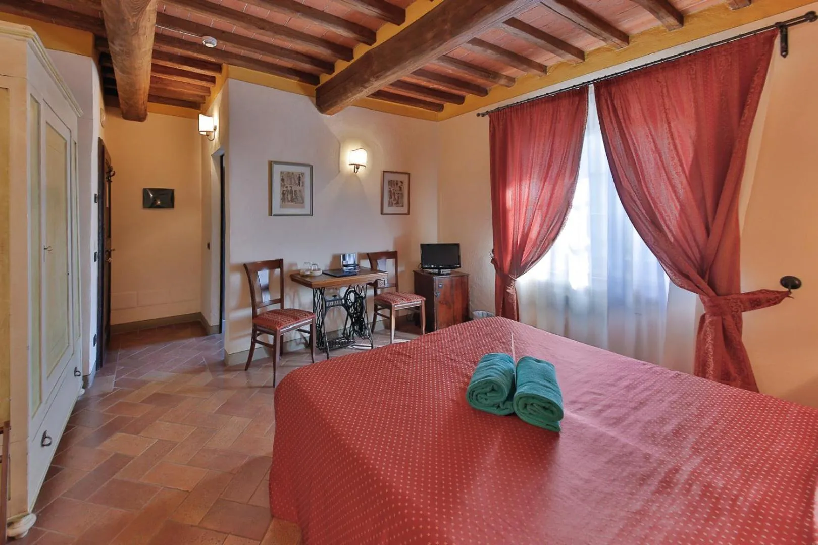 Photo of the whole room in Hotel Le Pozze Di Lecchi