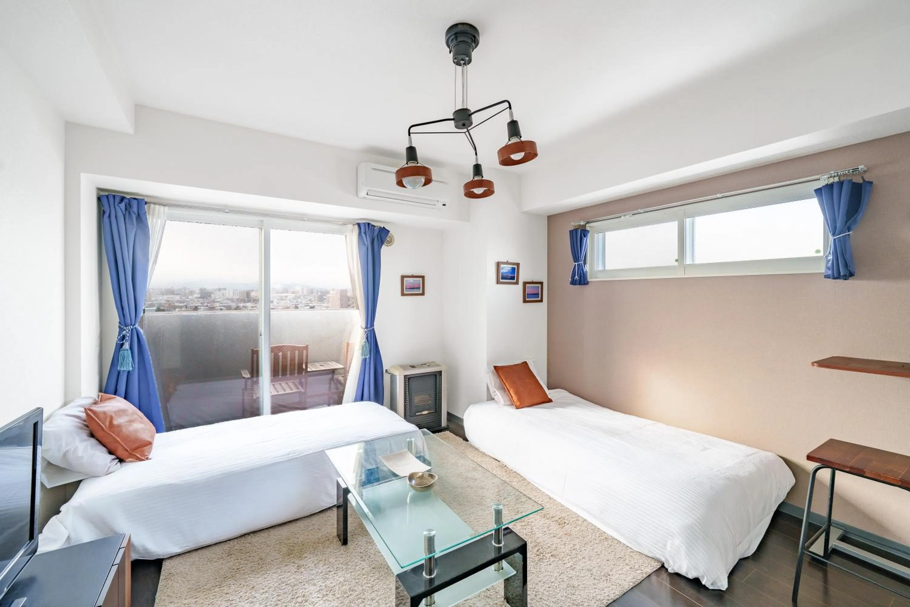 Living room, Bed in GRAVITY