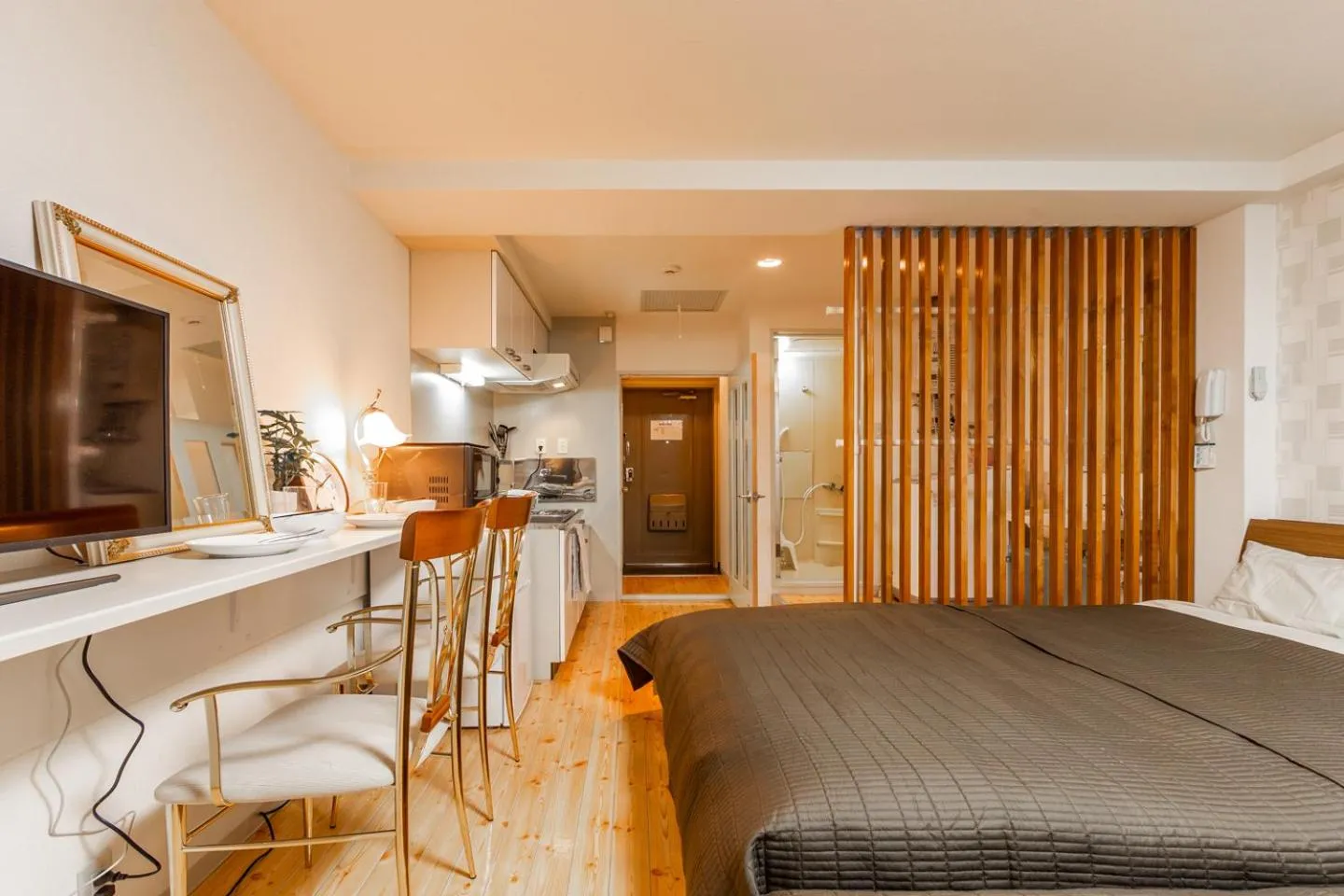 Living room, Bed in COMMENCE Ⅴ