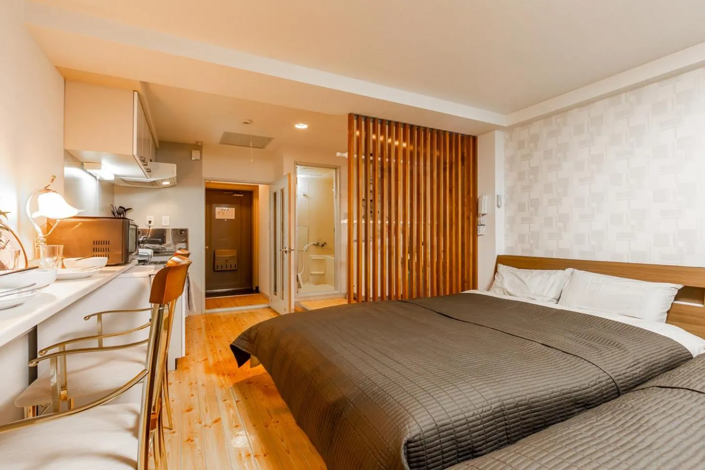 Living room, Bed in COMMENCE Ⅴ