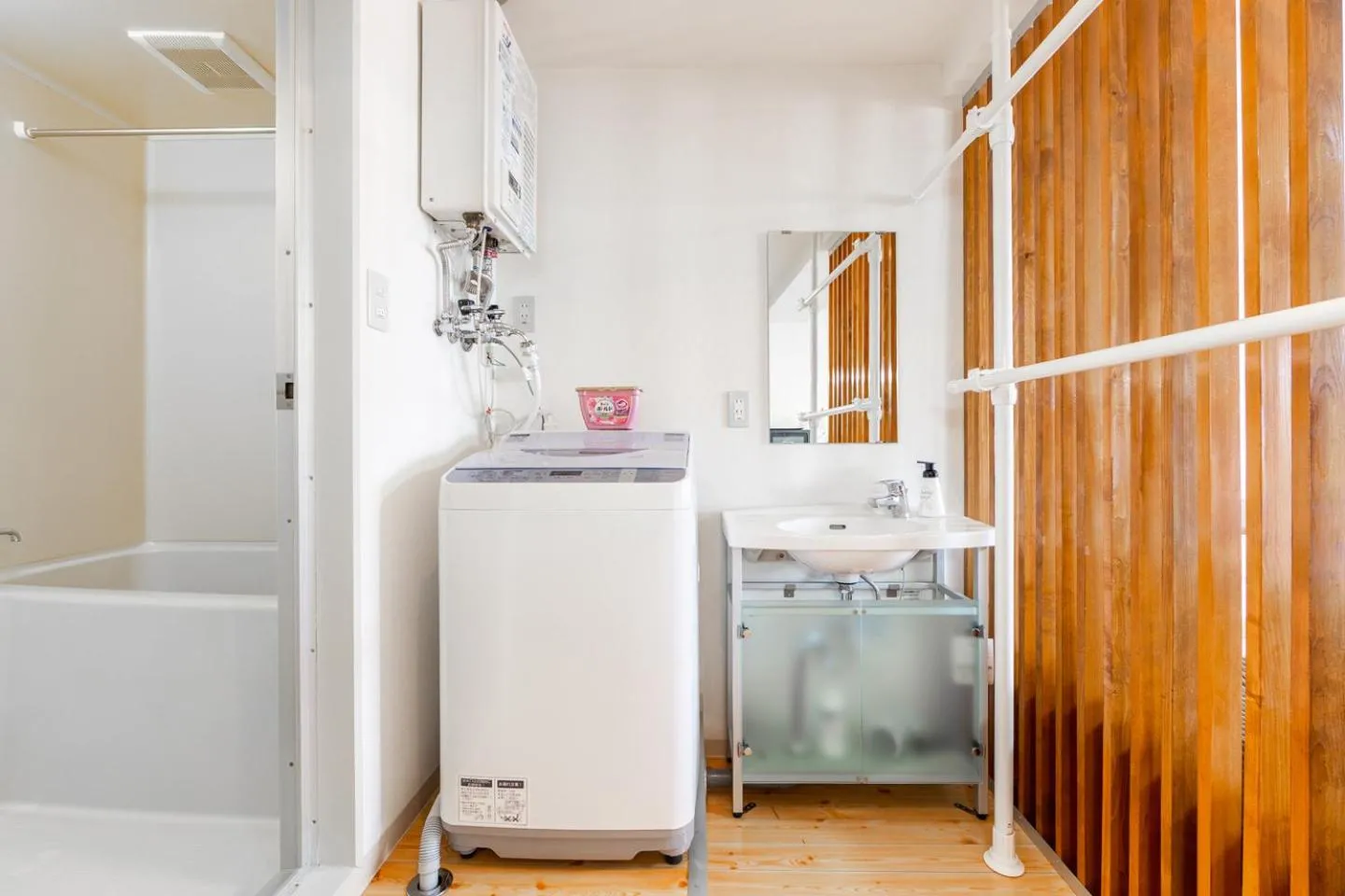 Bathroom, Bed in COMMENCE Ⅴ