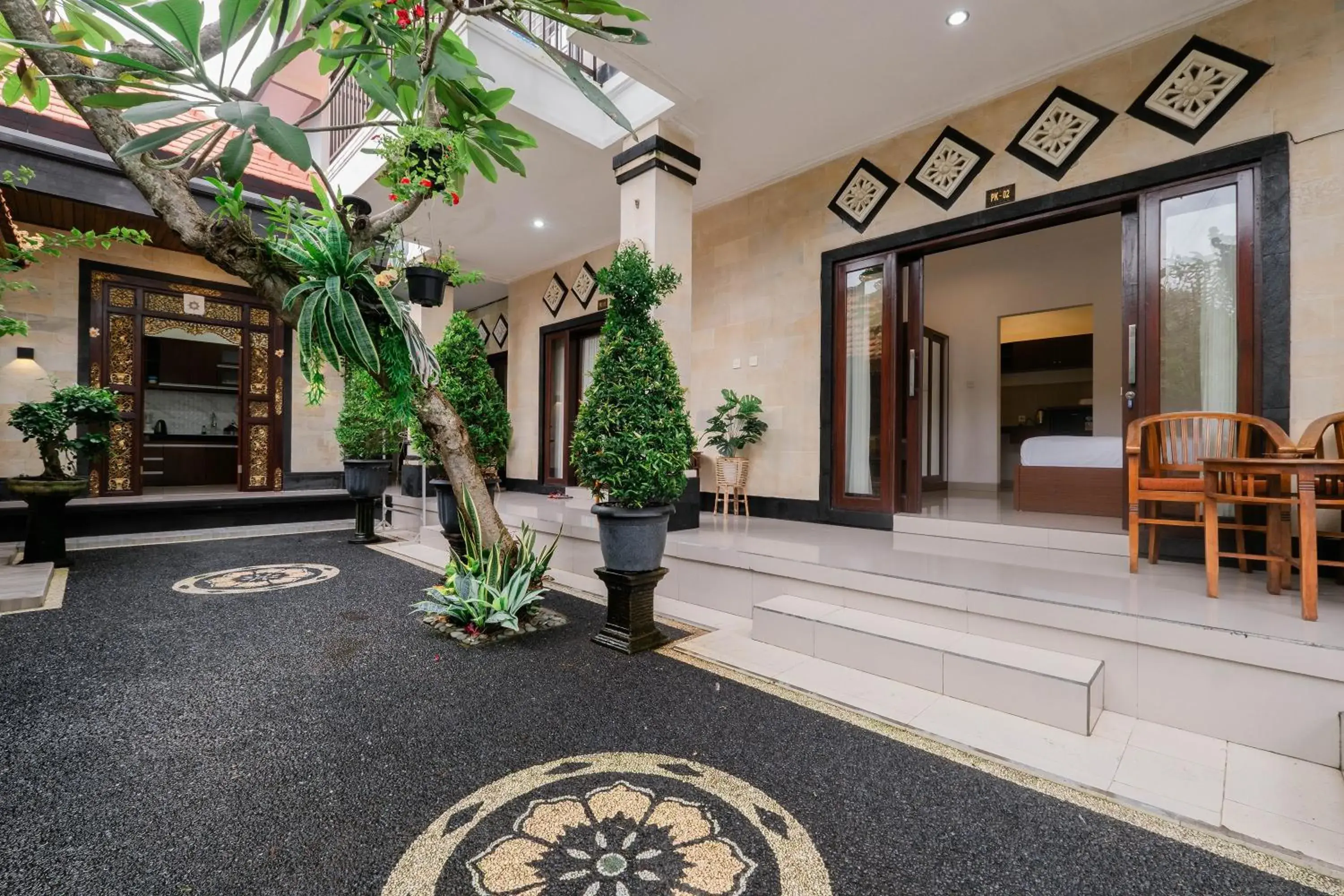 Property building in Puri Kasih Home Stay Property building in Puri Kasih Home Stay