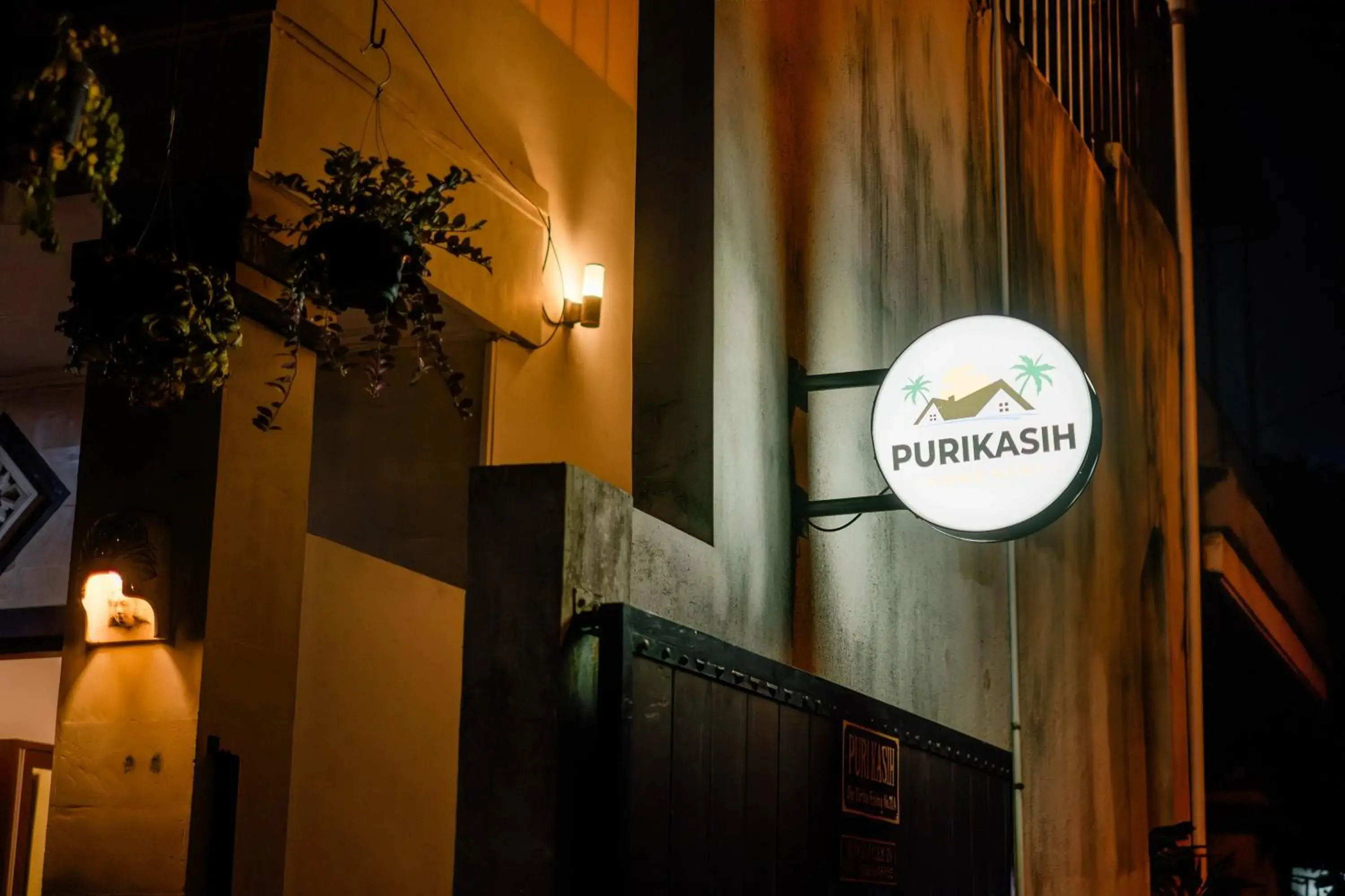 Property building in Puri Kasih Home Stay Property building in Puri Kasih Home Stay