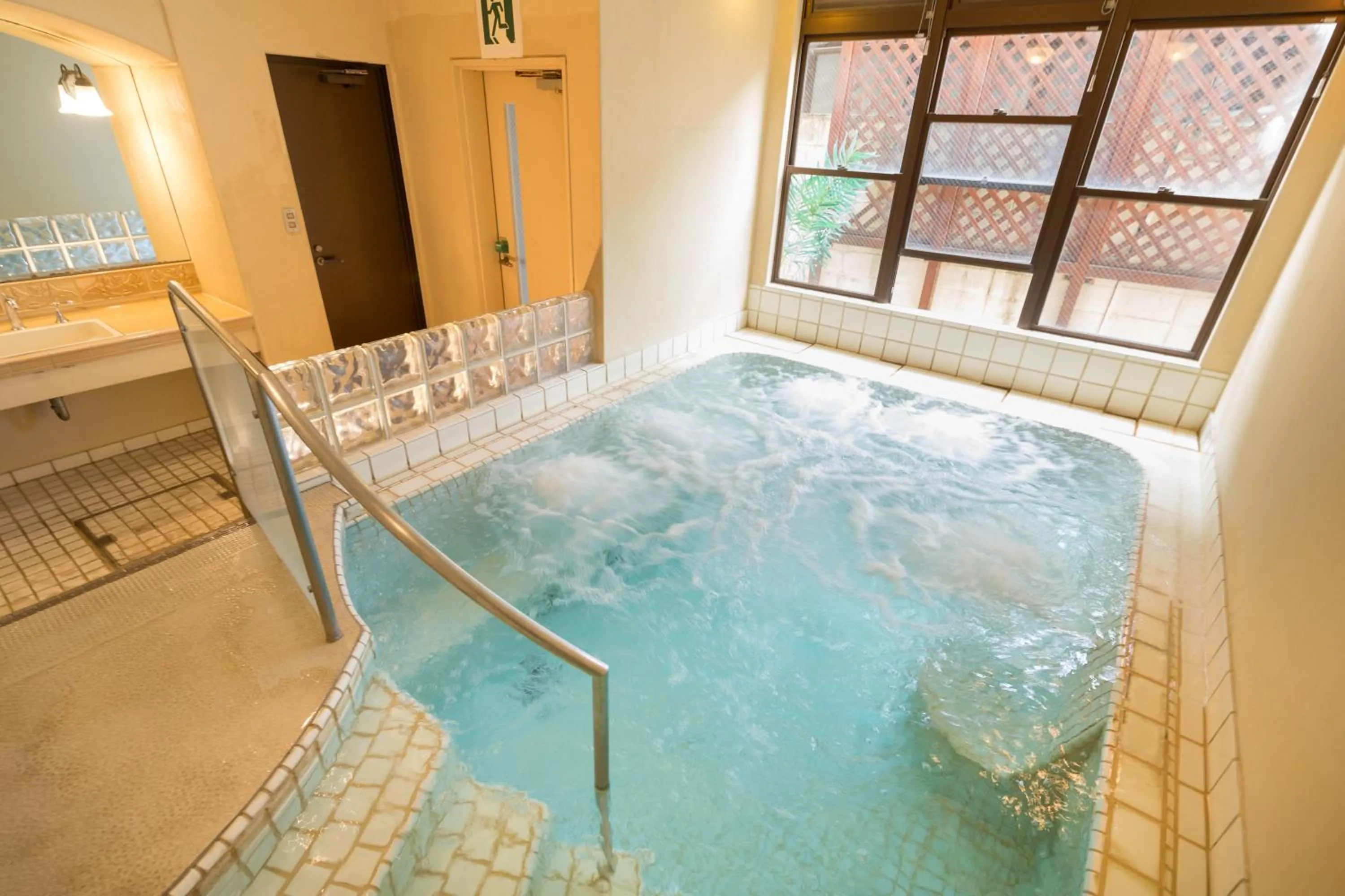 Hot Spring Bath in Poppy Springs Resort & Spa