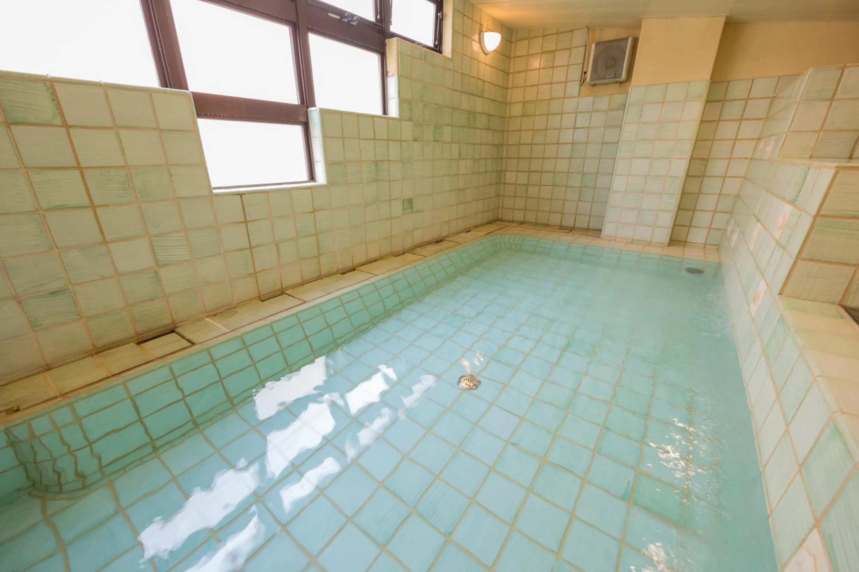 Hot Spring Bath in Poppy Springs Resort & Spa