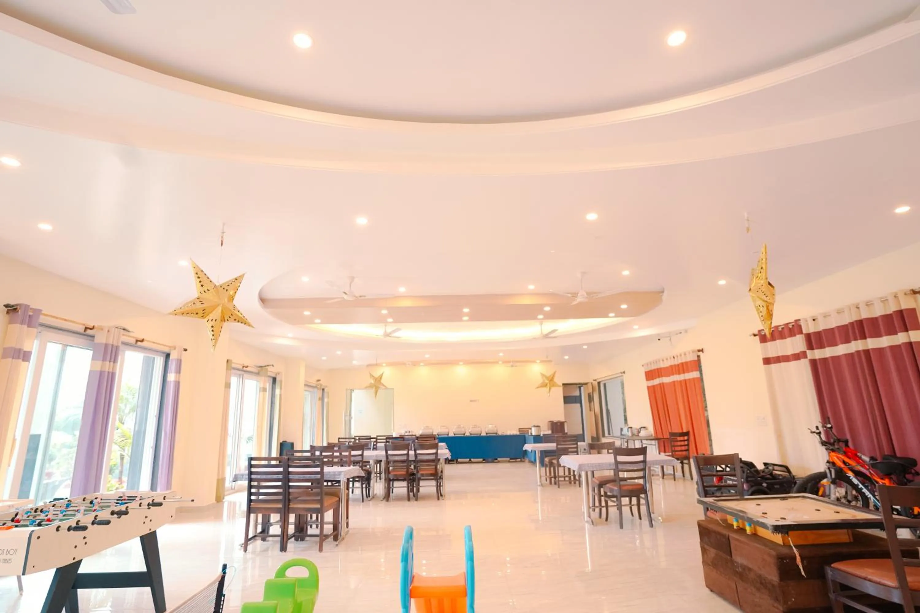 Restaurant/places to eat in Chirping Hills Resort,Bhimtal