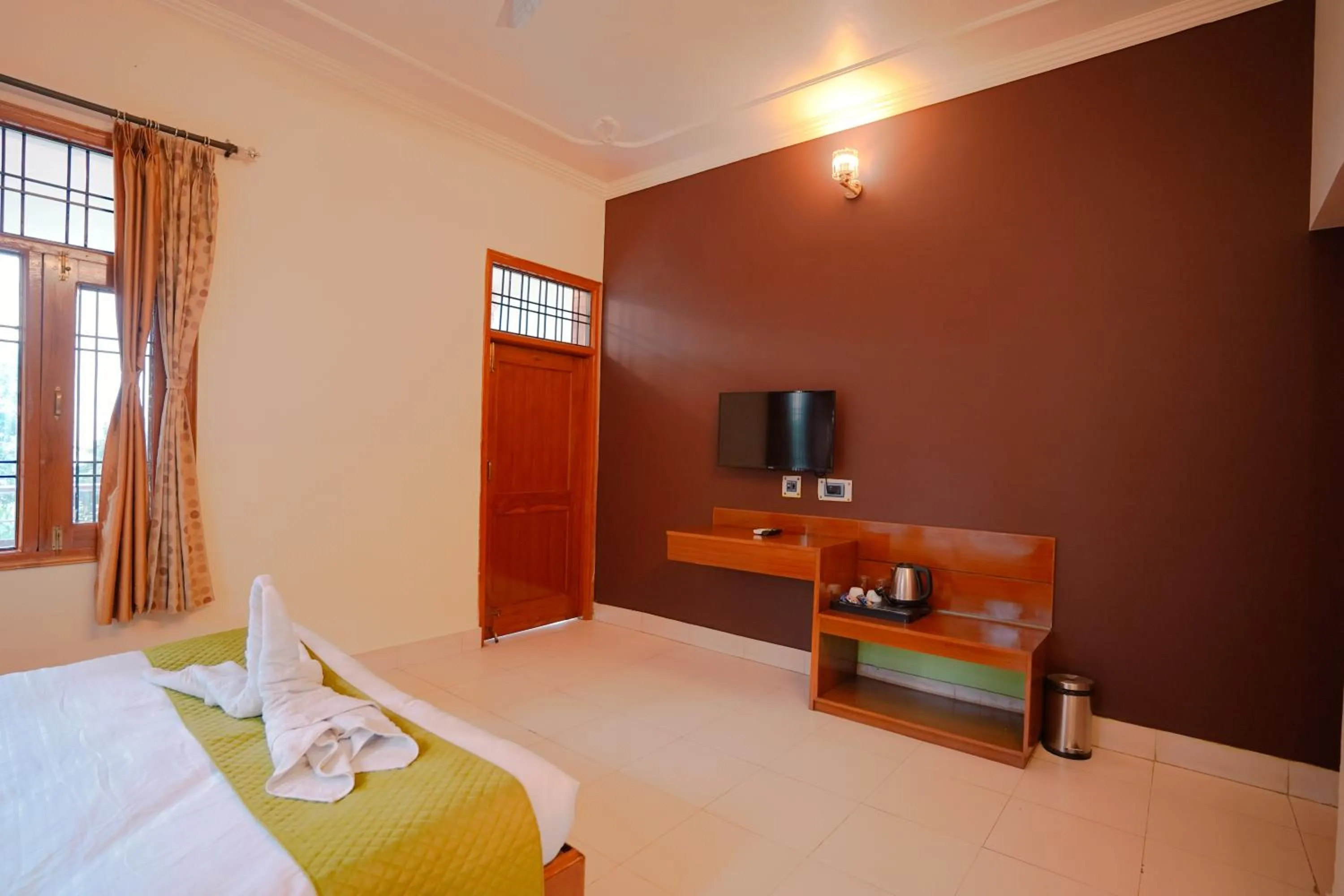 Bedroom, Bed in Chirping Hills Resort,Bhimtal