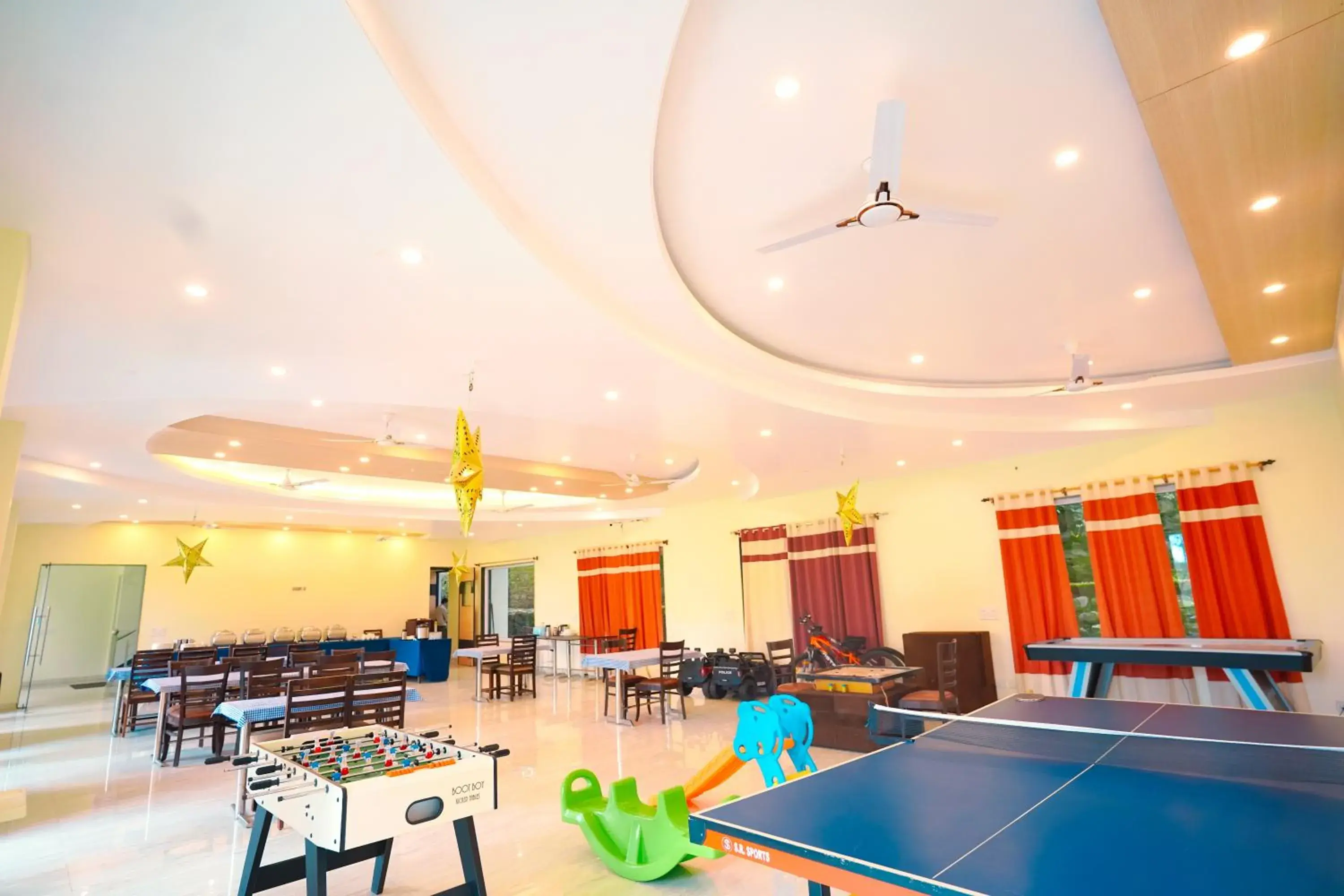 Restaurant/places to eat in Chirping Hills Resort,Bhimtal Restaurant/places to eat in Chirping Hills Resort,Bhimtal