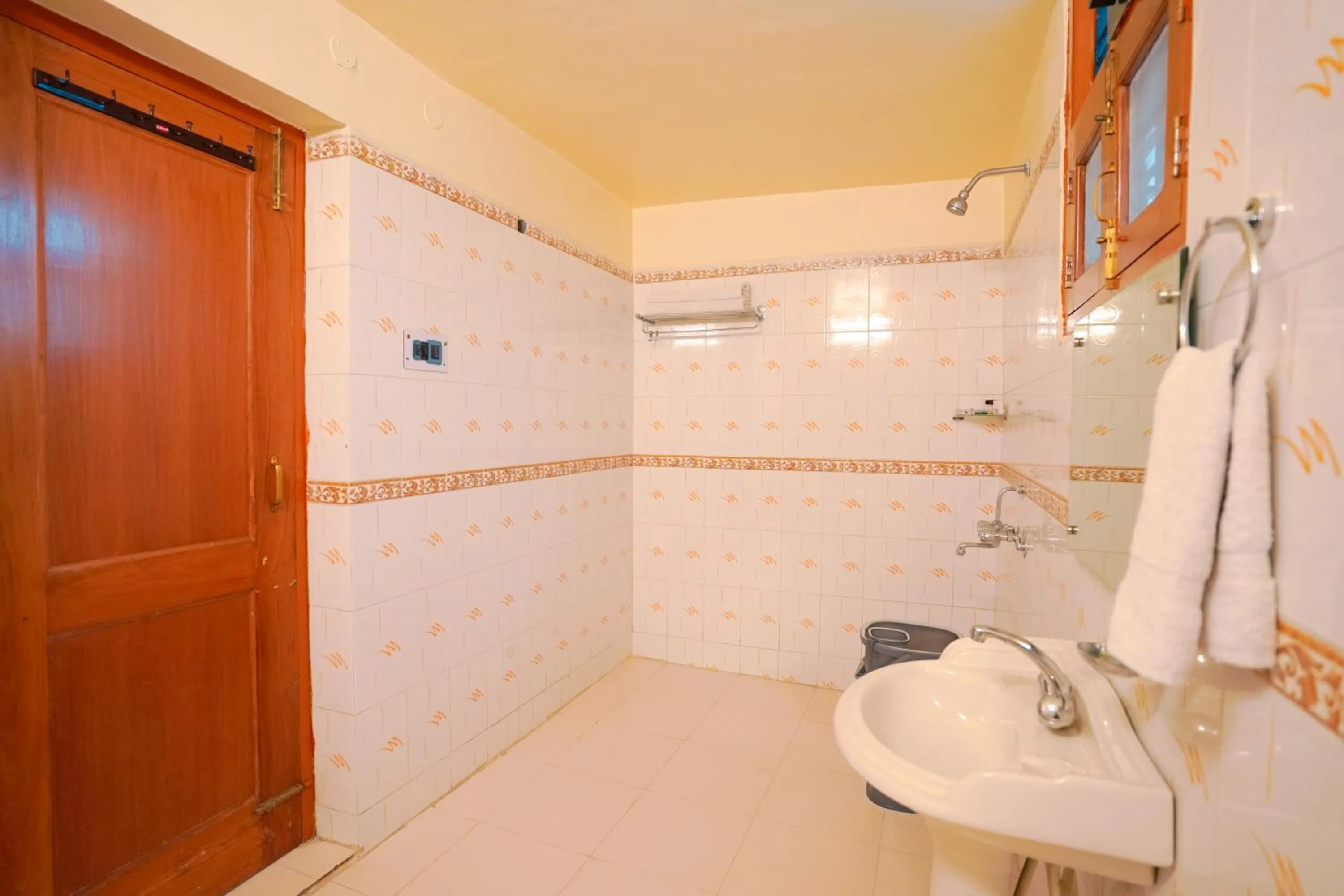 Shower in Chirping Hills Resort,Bhimtal