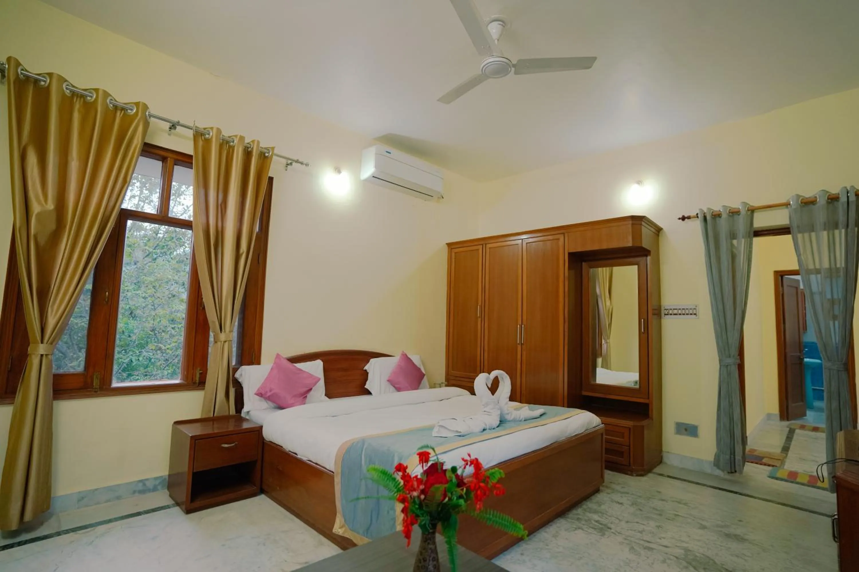 Bedroom, Bed in Chirping Hills Resort,Bhimtal